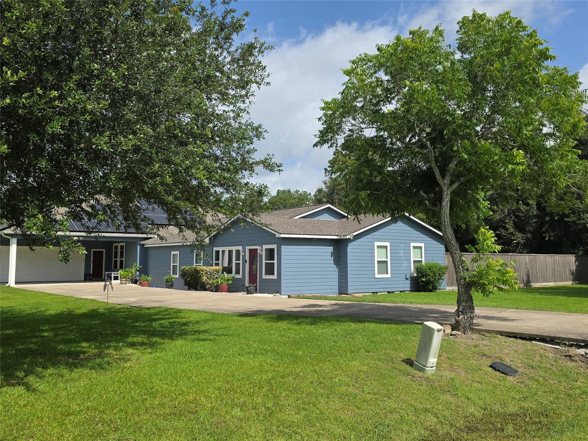 3632 Meadow Ln, Dickinson, TX 77539