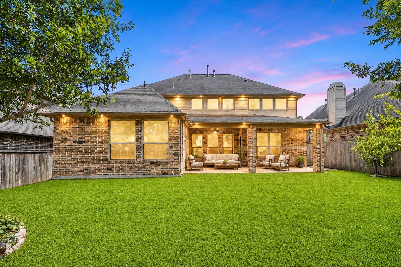 35 N Wheatleigh Dr, Tomball, TX 77375 photo