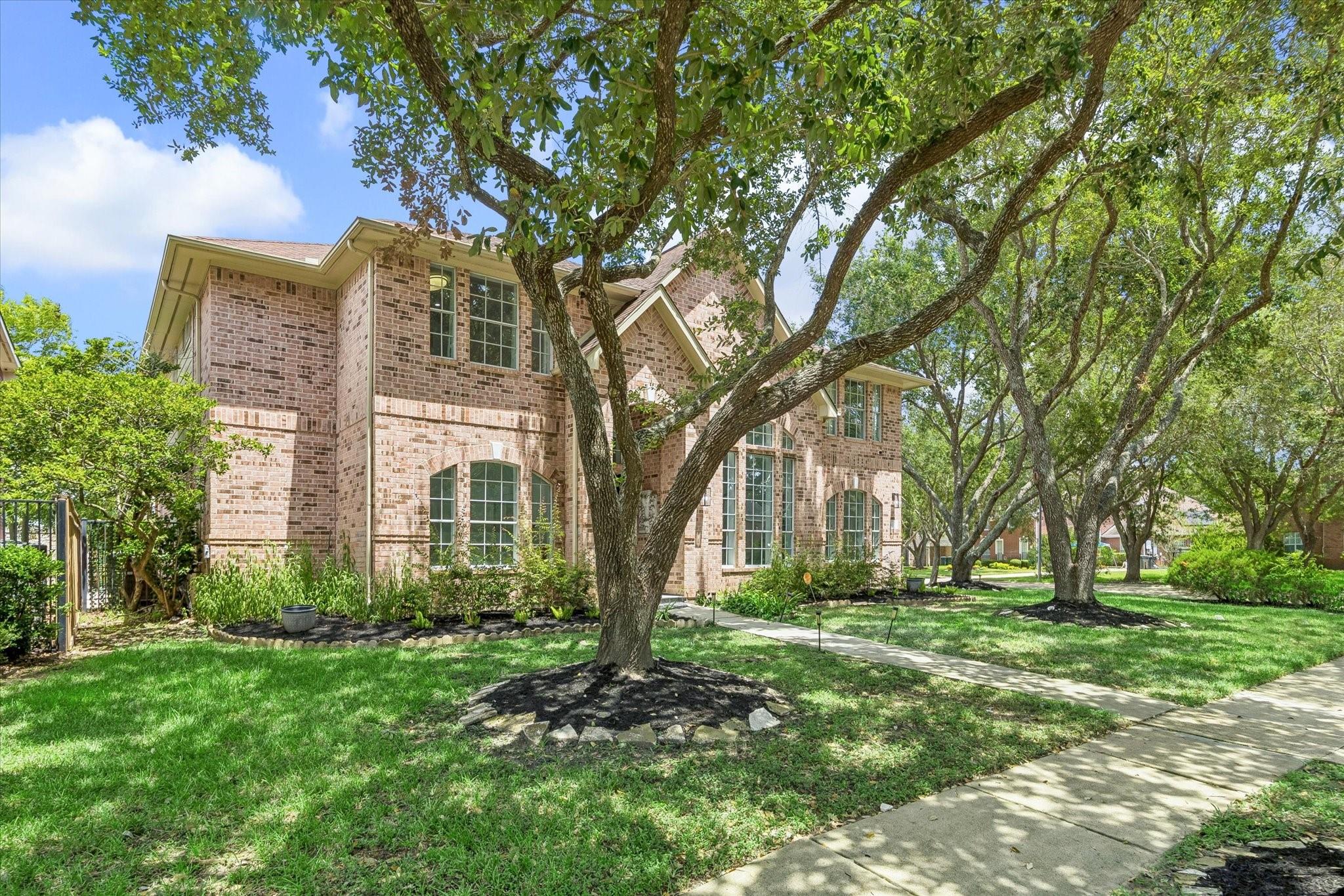 39 Oakmere Pl, Sugar Land, TX 77479 photo