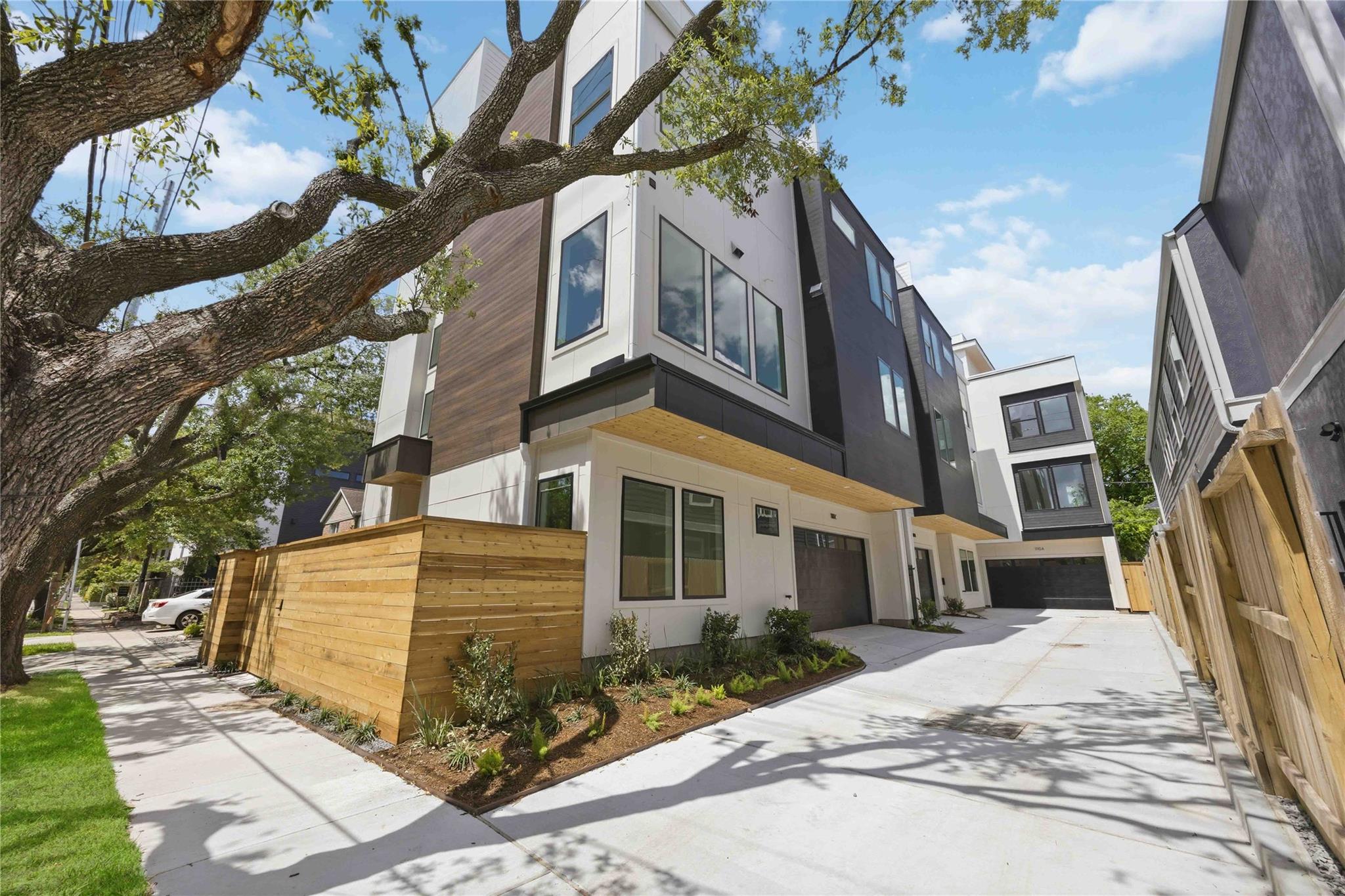 1110 Peden St, Houston, TX 77006