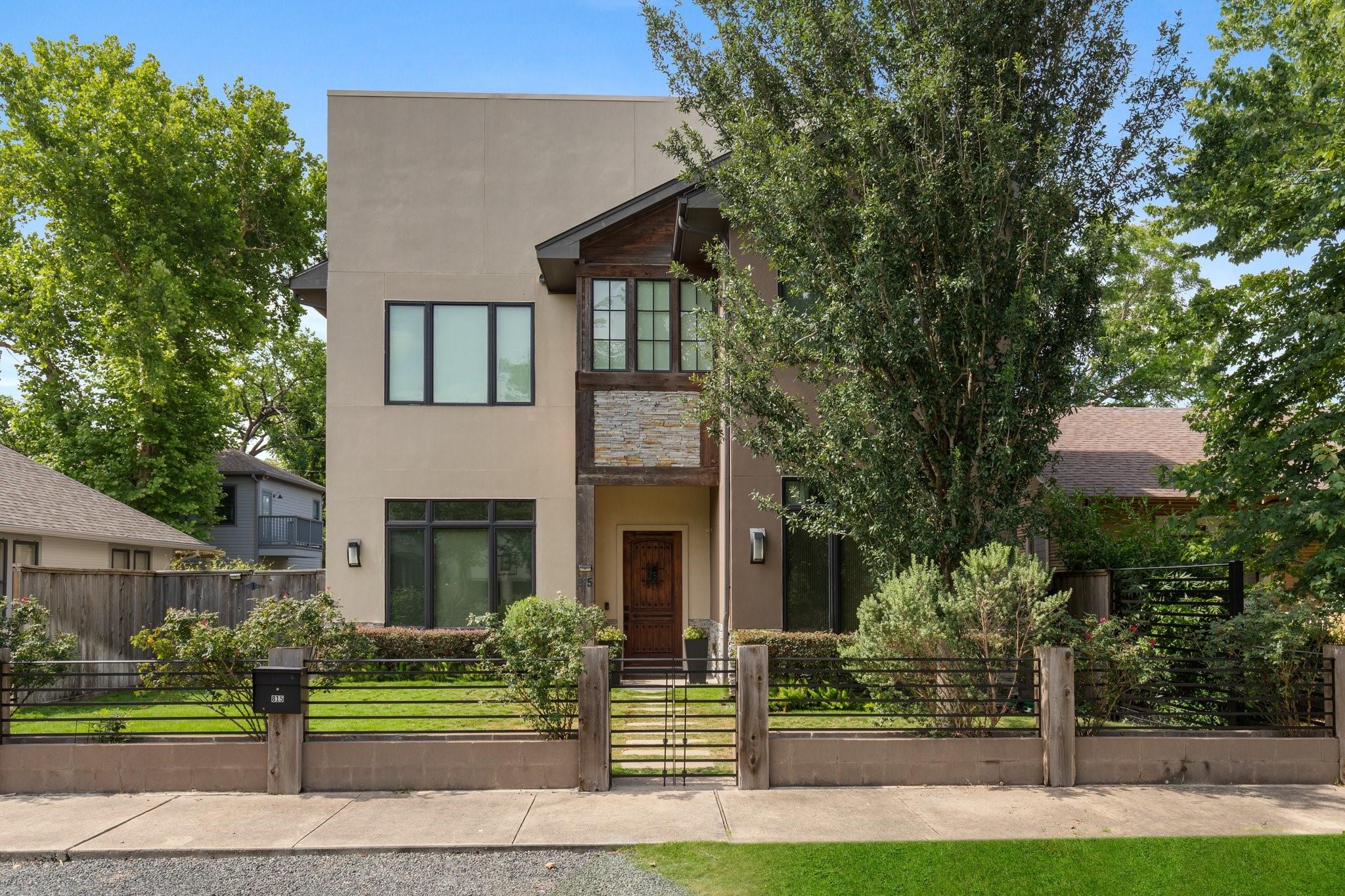 815 27 St, Houston, TX 77009