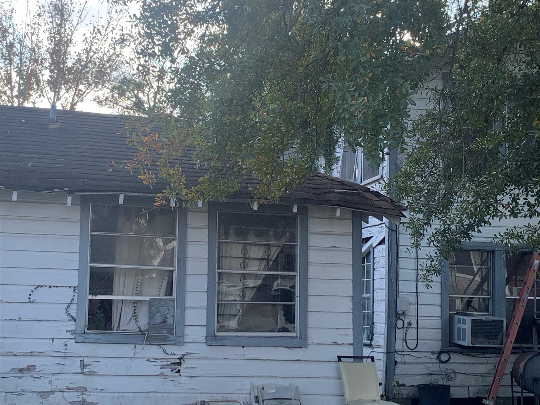 5215 Hardy St, Houston, TX 77009