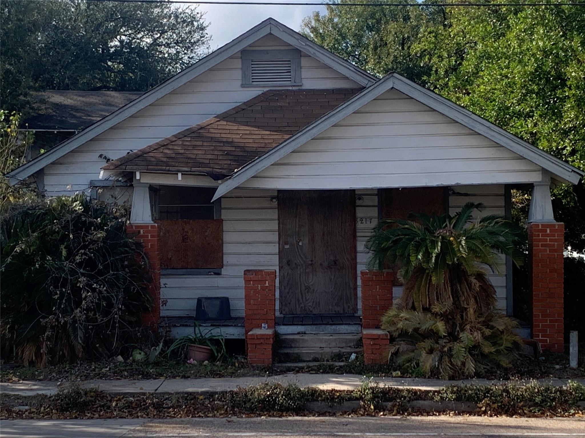 5215 Hardy St, Houston, TX 77009 photo