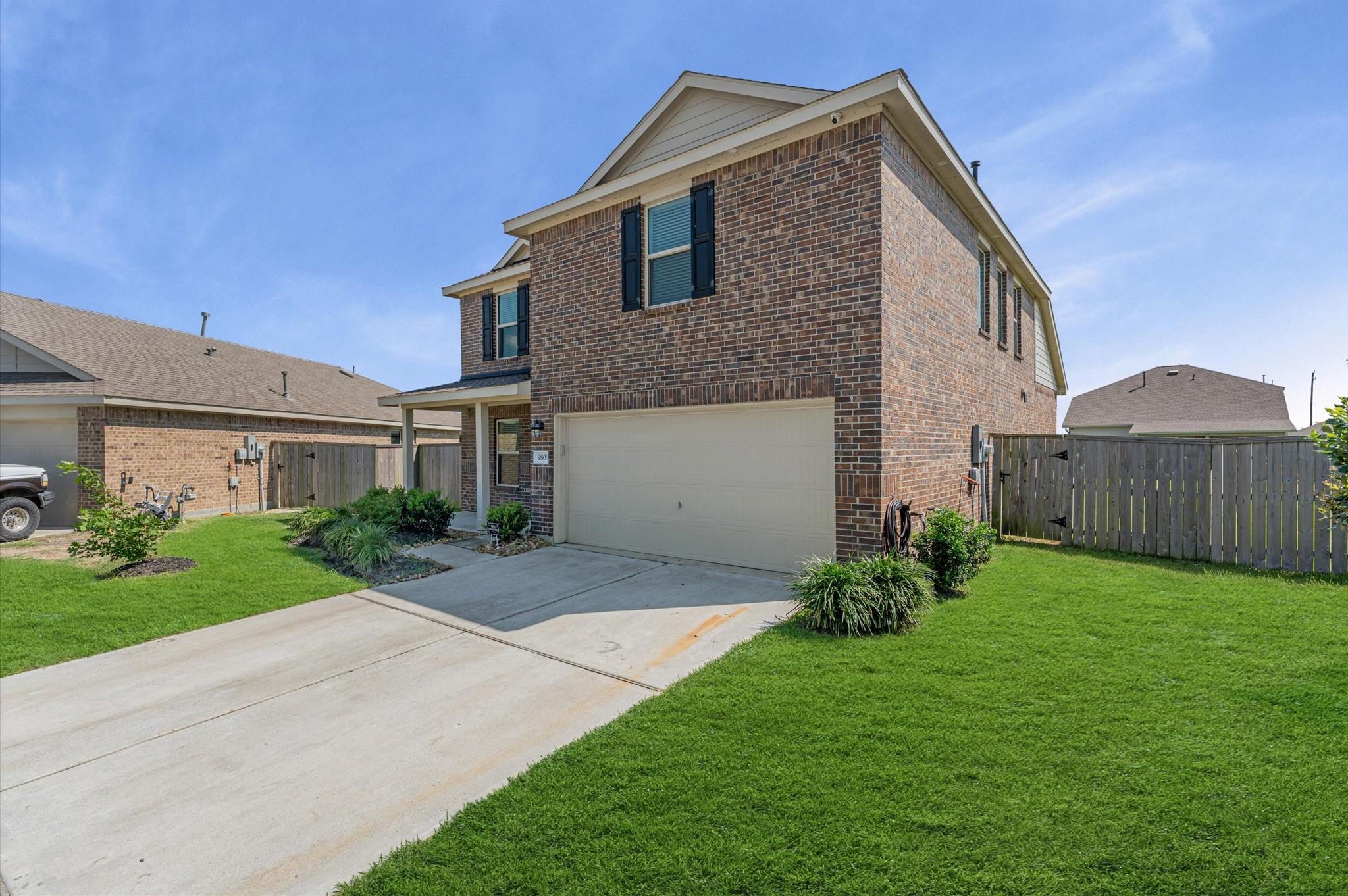 9803 Wembley Vista Ct, Baytown, TX 77521 photo