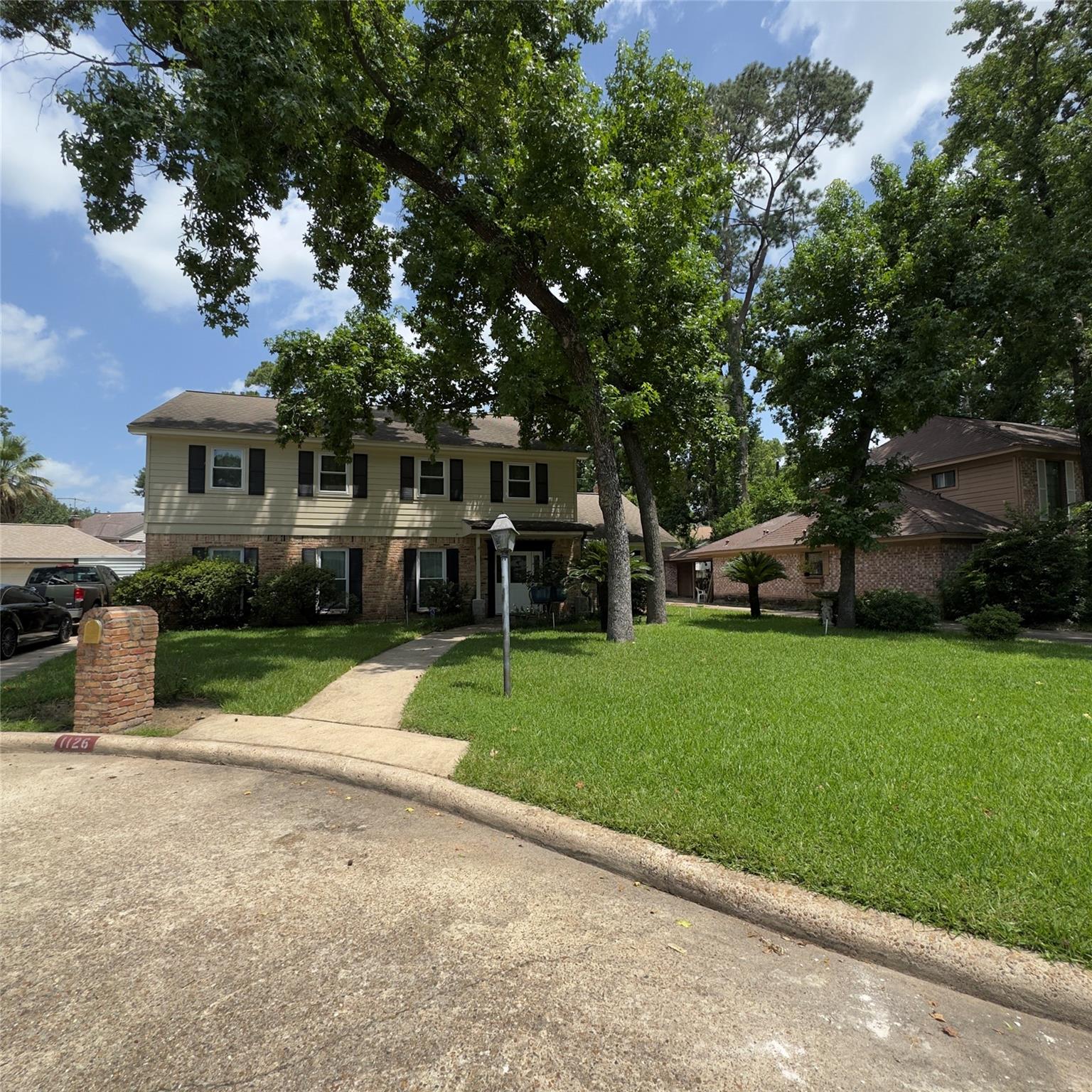 1126 Caspian Ln, Houston, TX 77090