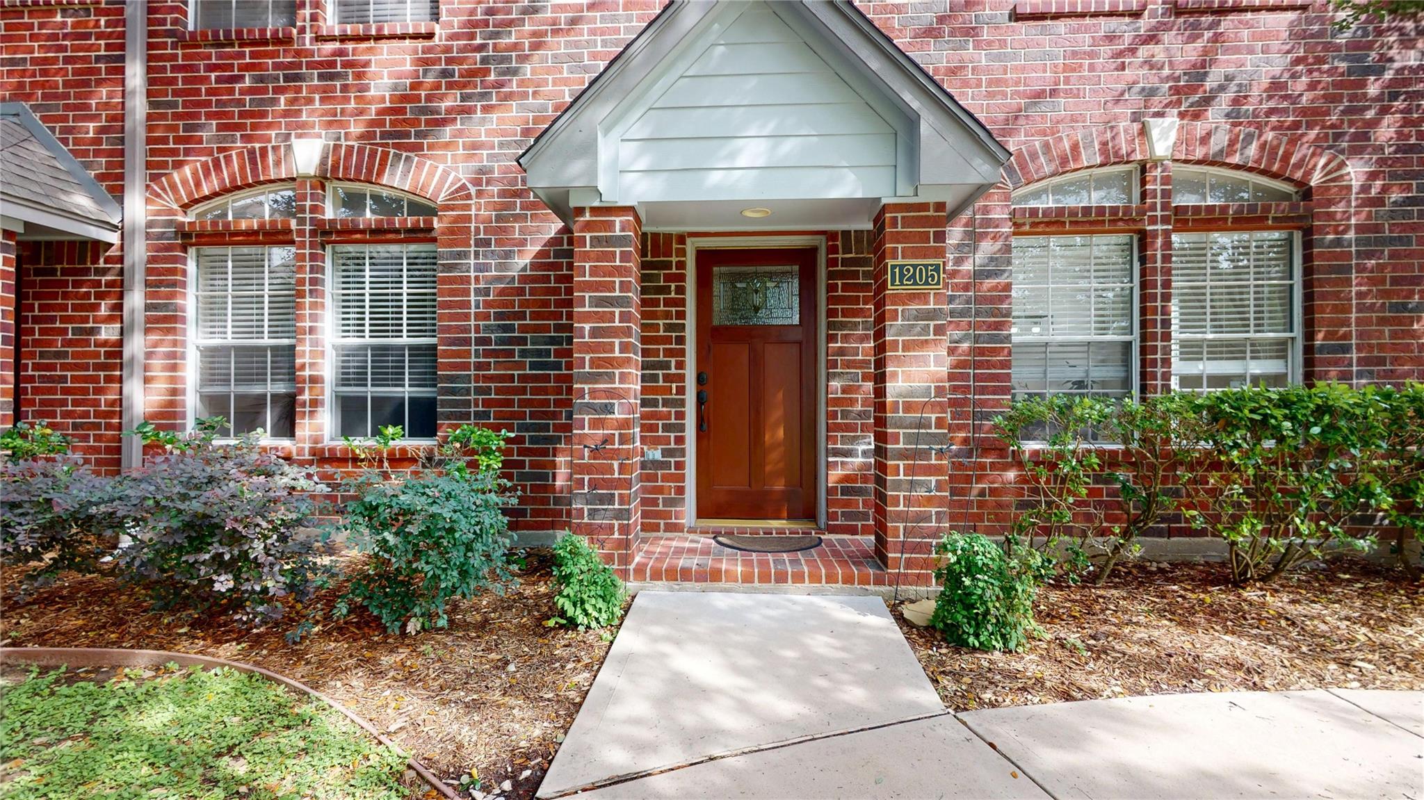1205 Camino Dr, Webster, TX 77058 photo