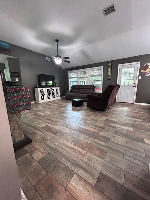 600 Spruce Dr, Conroe, TX 77302 photo