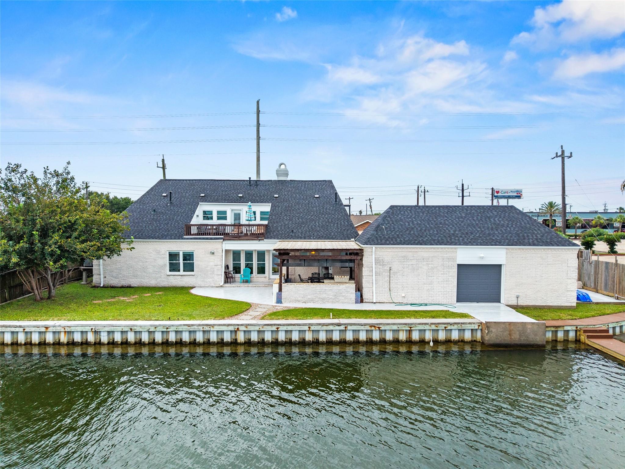 36 Shore Dr, Galveston, TX 77551