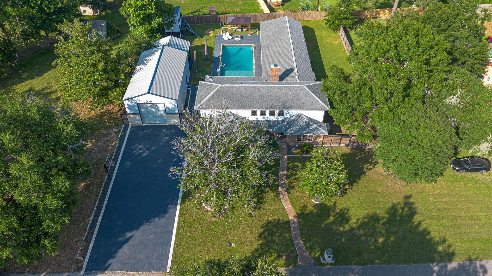 218 Beaumont Dr, Magnolia, TX 77354 photo