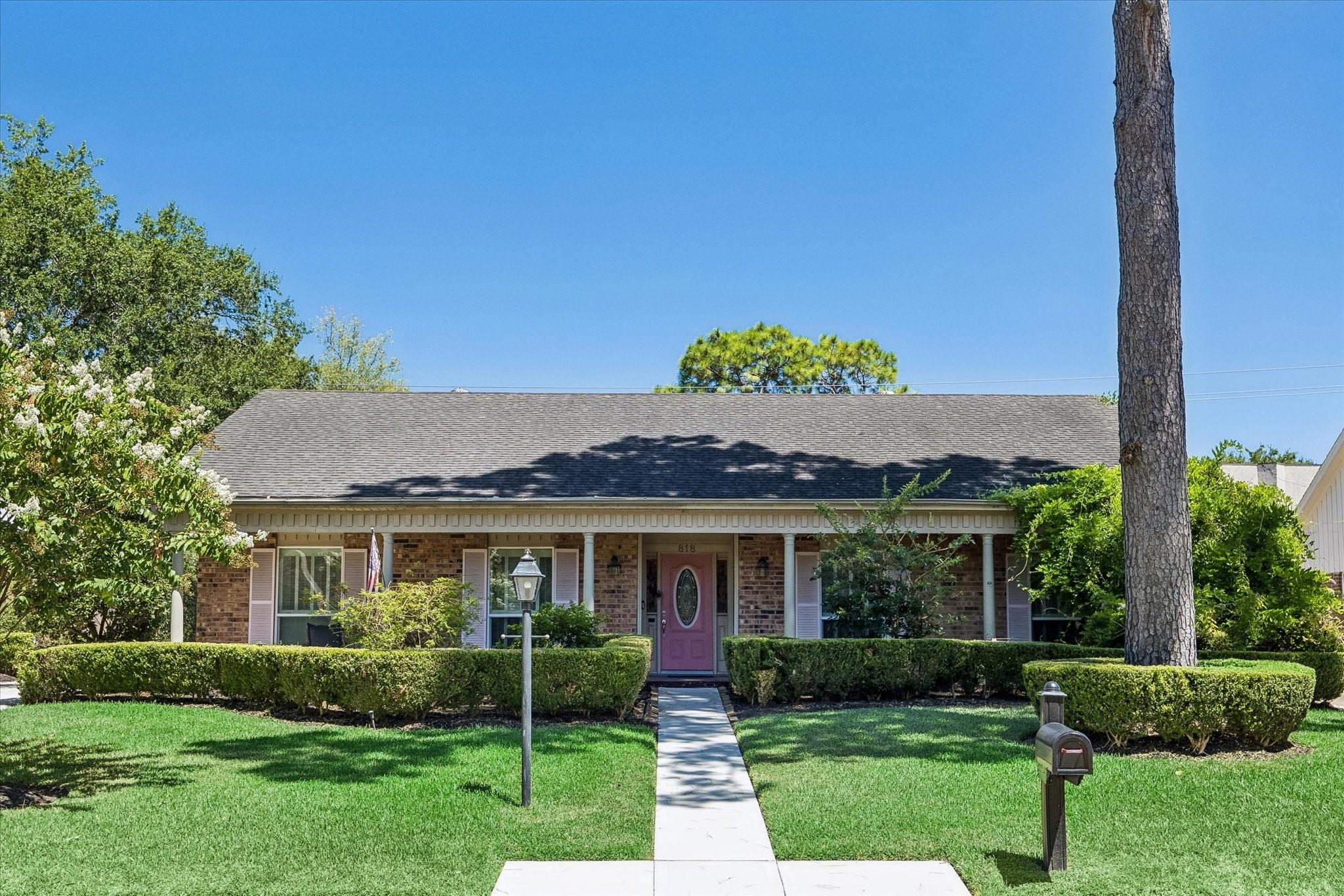818 Olney Oak Dr, Houston, TX 77079 photo