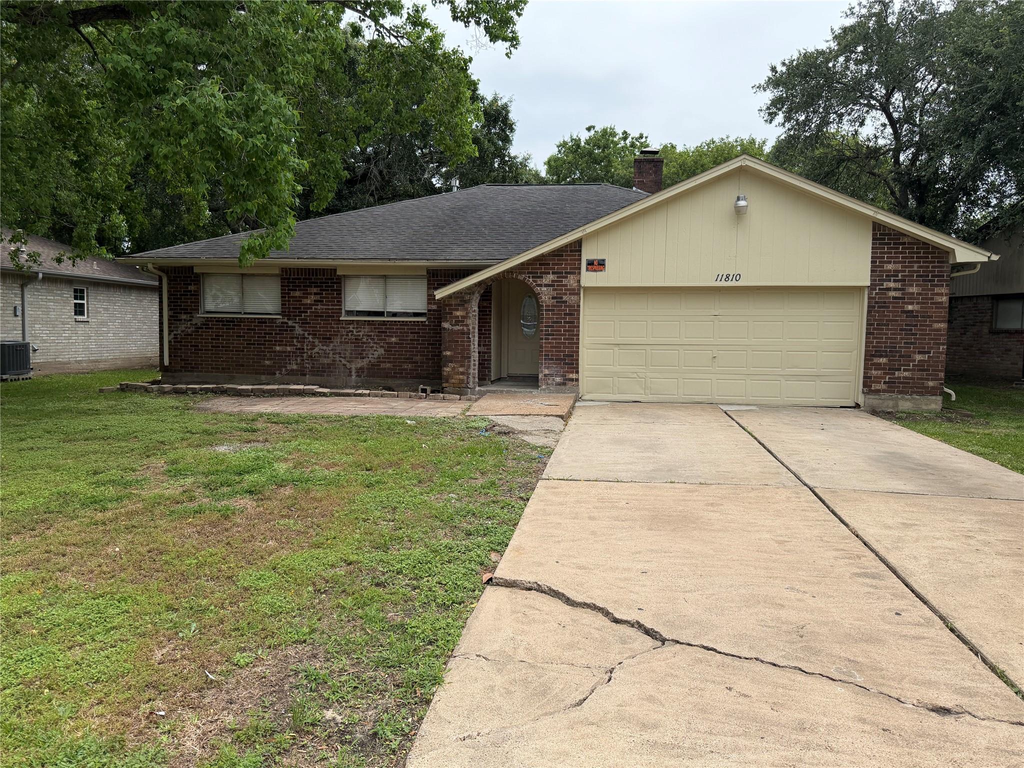 11810 Grapewood Dr, Houston, TX 77089