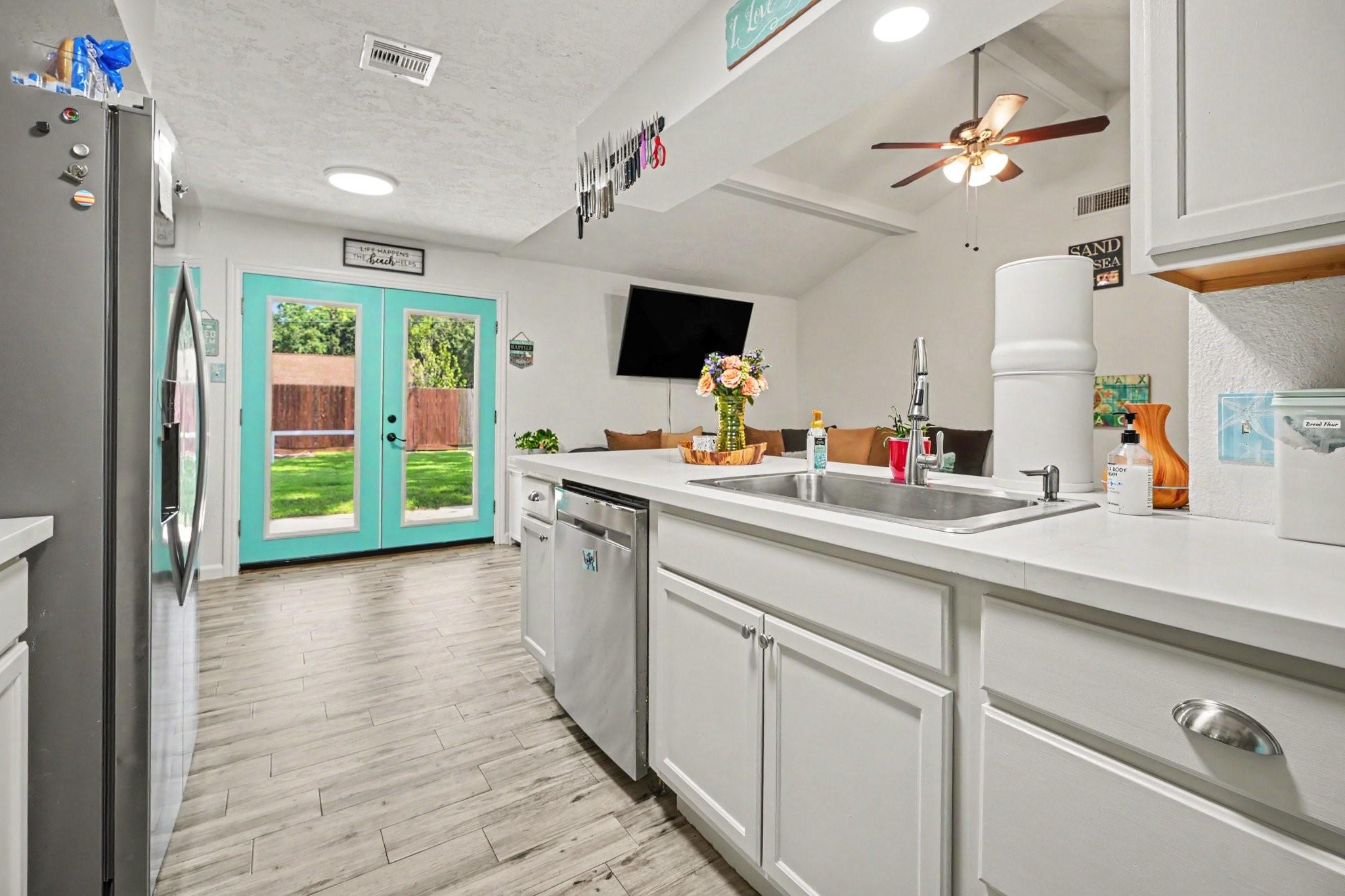 5003 Meadow Lark Ln, Dickinson, TX 77539 photo