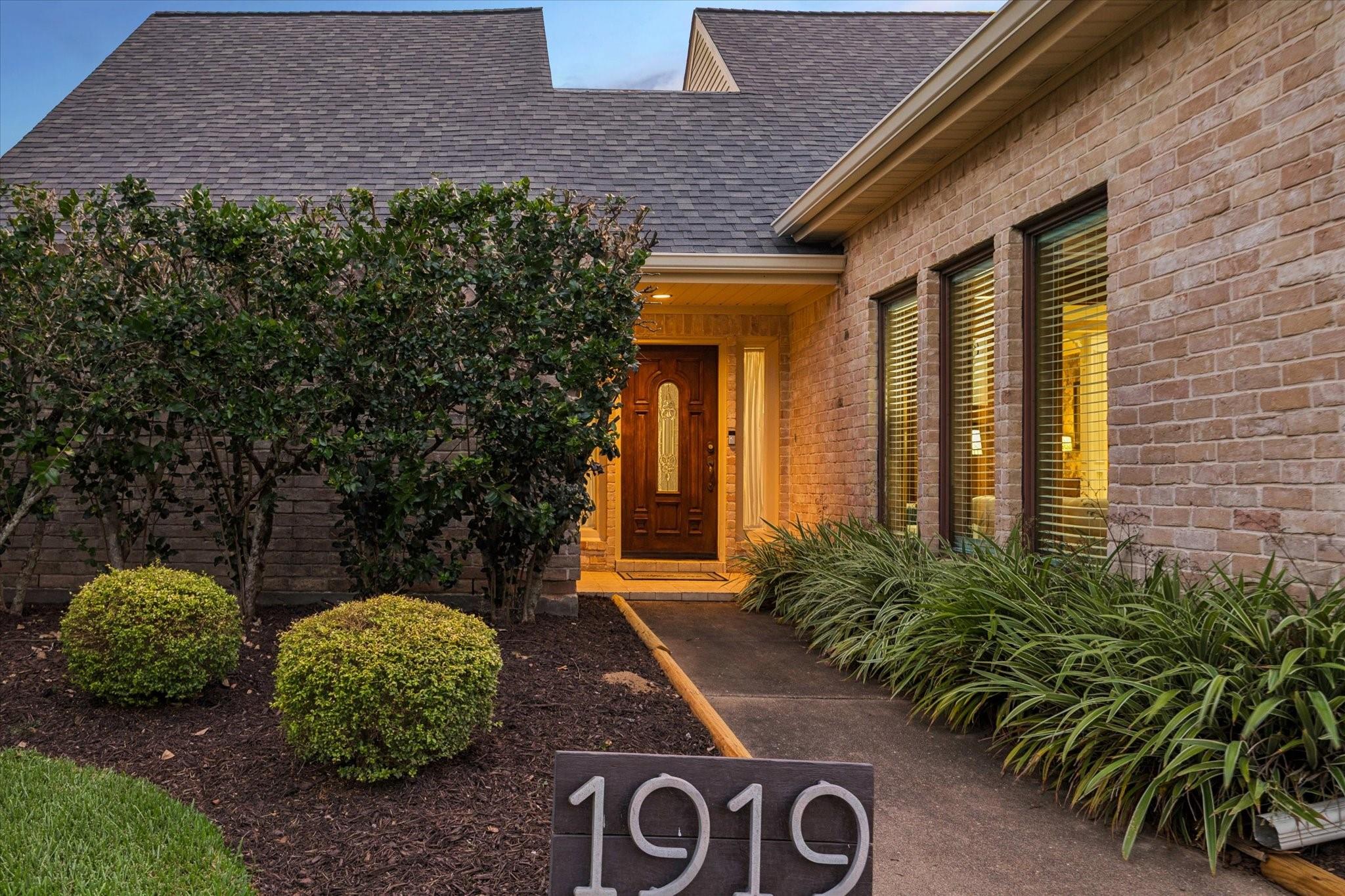 1919 Quarterpath Dr, Richmond, TX 77406