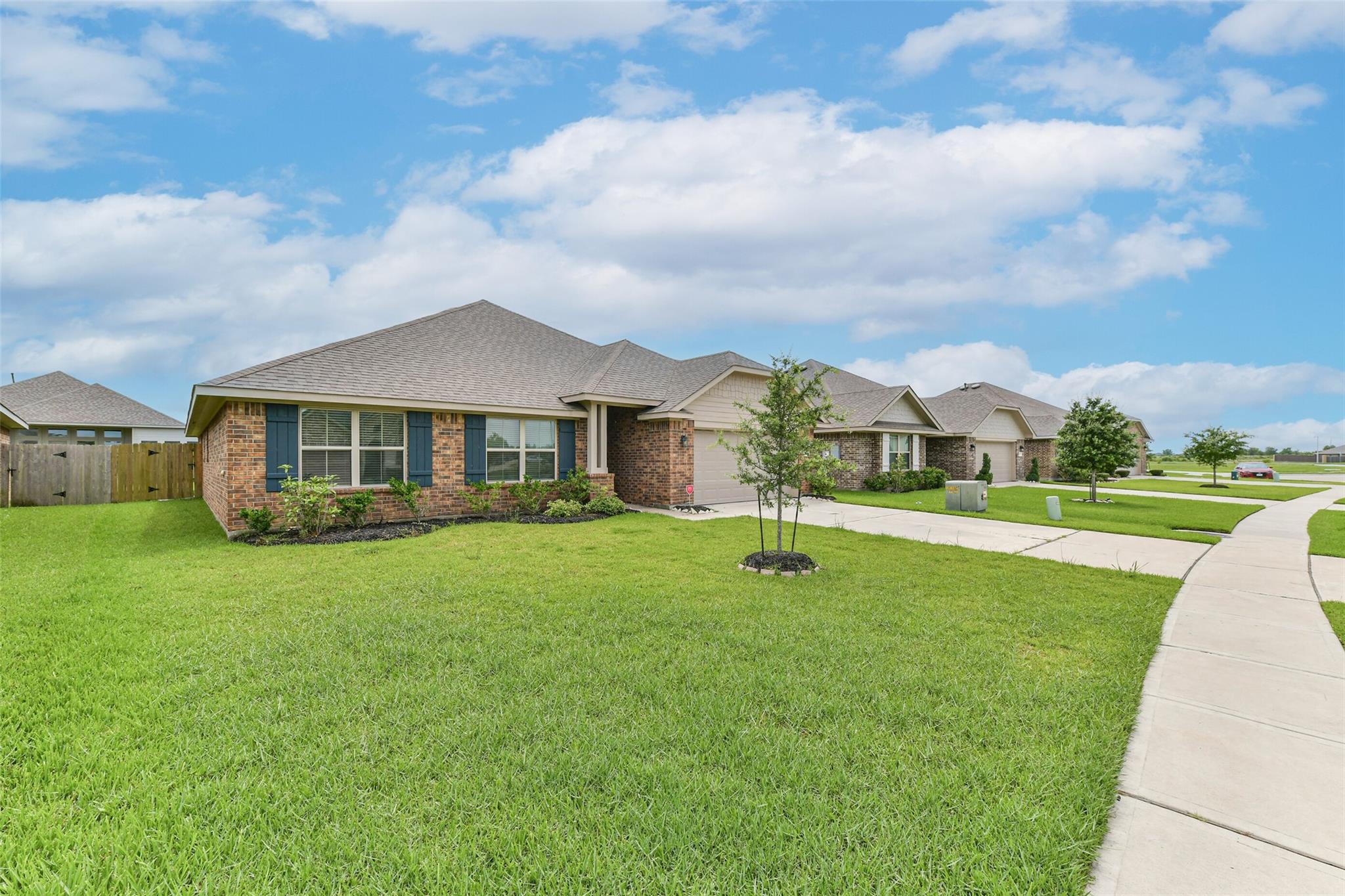 11017 Webber Ln, Texas City, TX 77591 photo