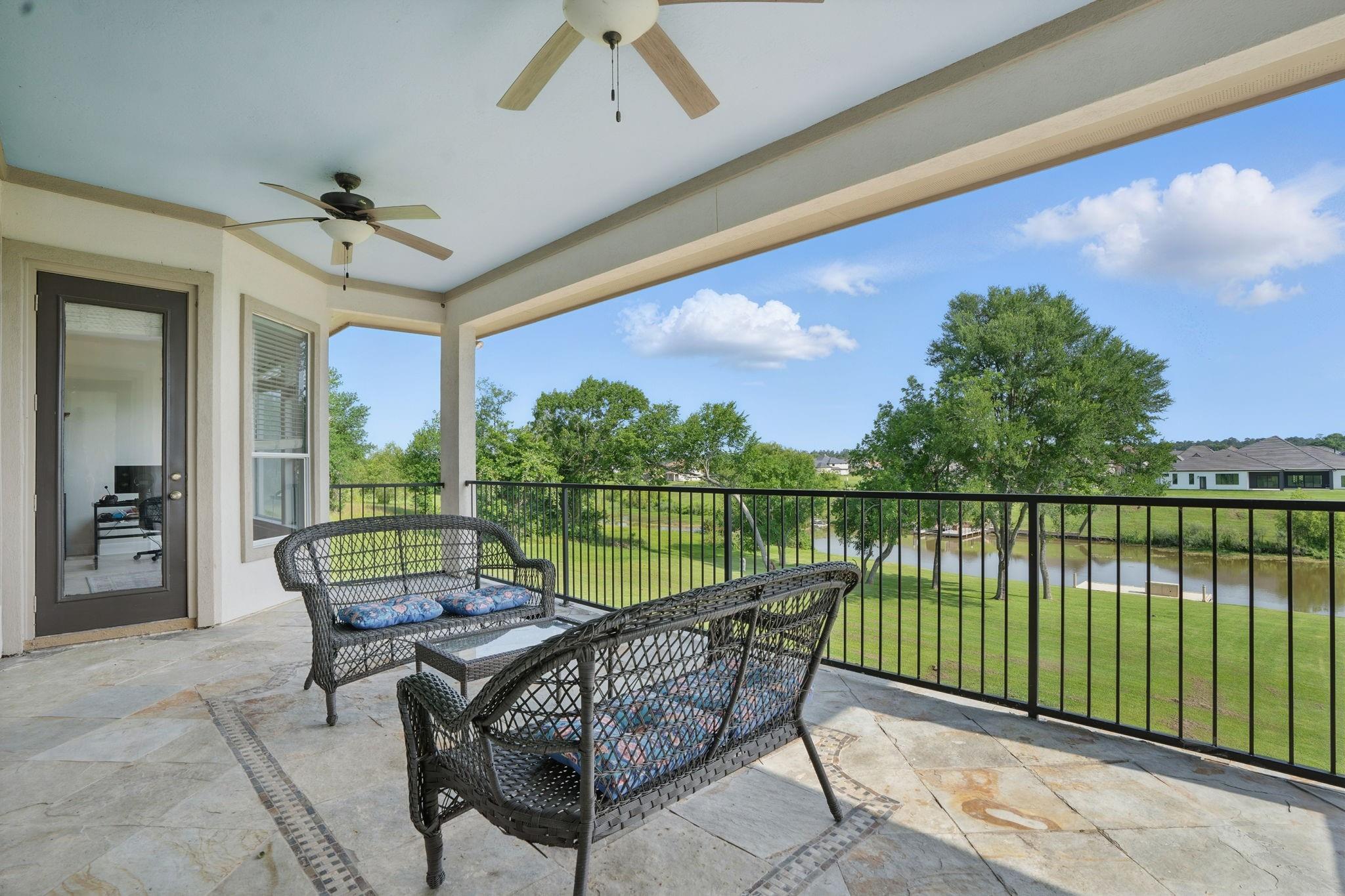 18984 Harbor Side Blvd, Montgomery, TX 77356 photo