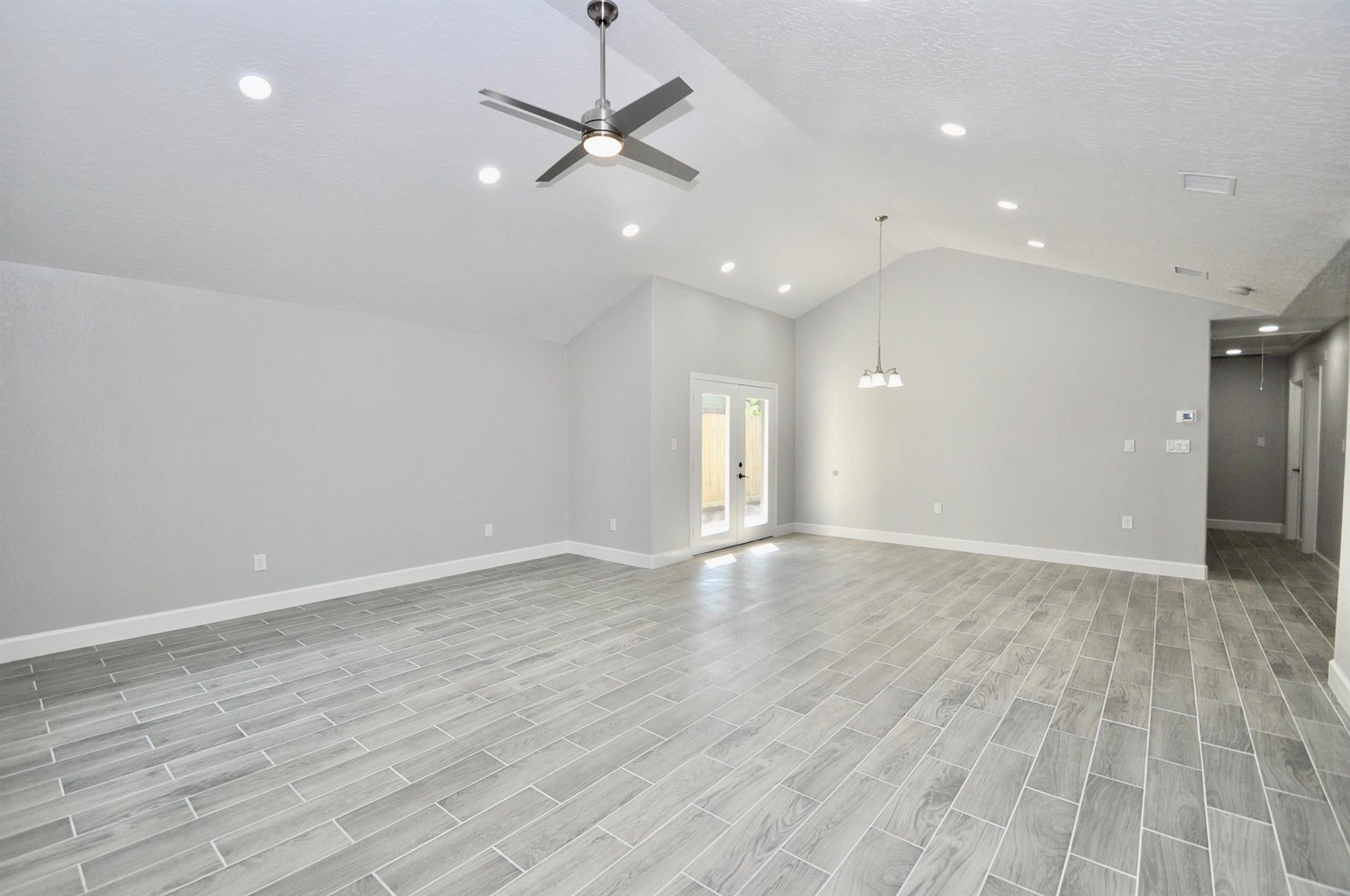 734 Hambrick Ct, Houston, TX 77060 photo