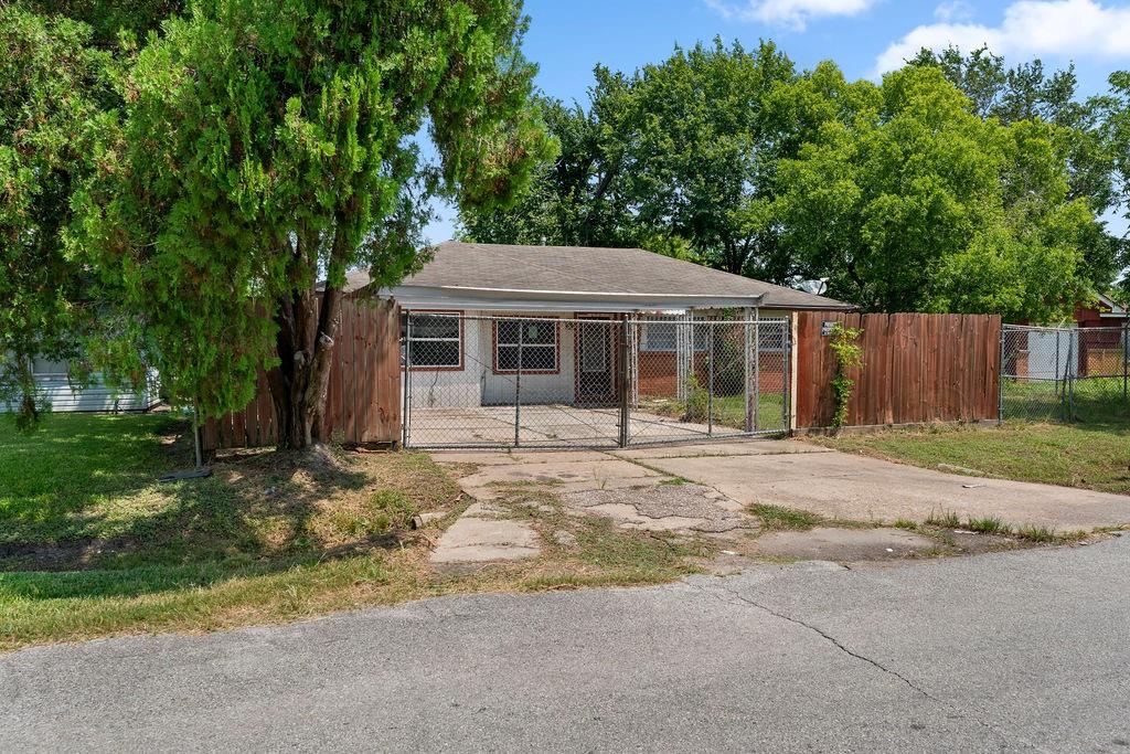 7417 Miley St, Houston, TX 77028