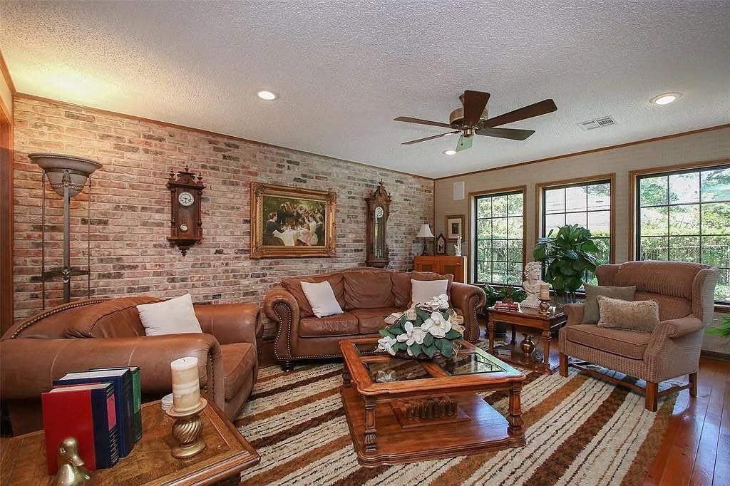 1907 Corral Dr, Houston, TX 77090 photo