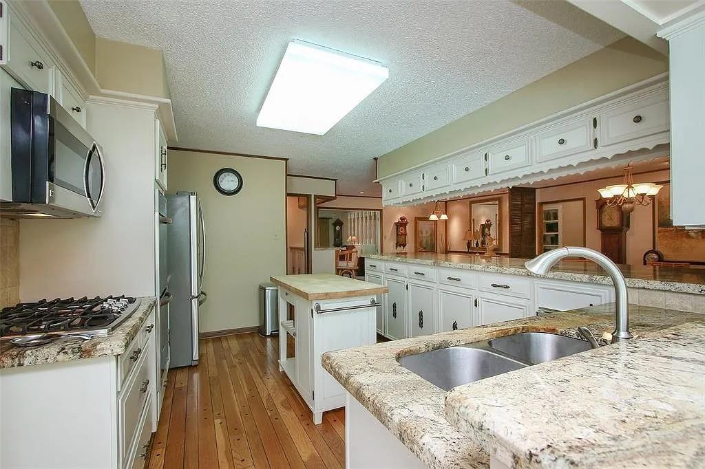 1907 Corral Dr, Houston, TX 77090 photo