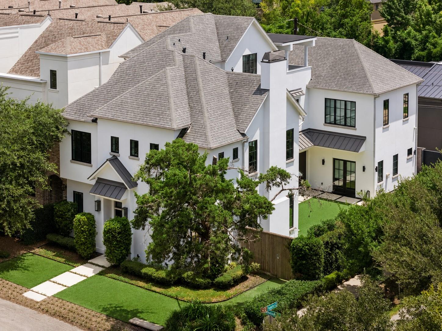 4521 Blossom St, Houston, TX 77007