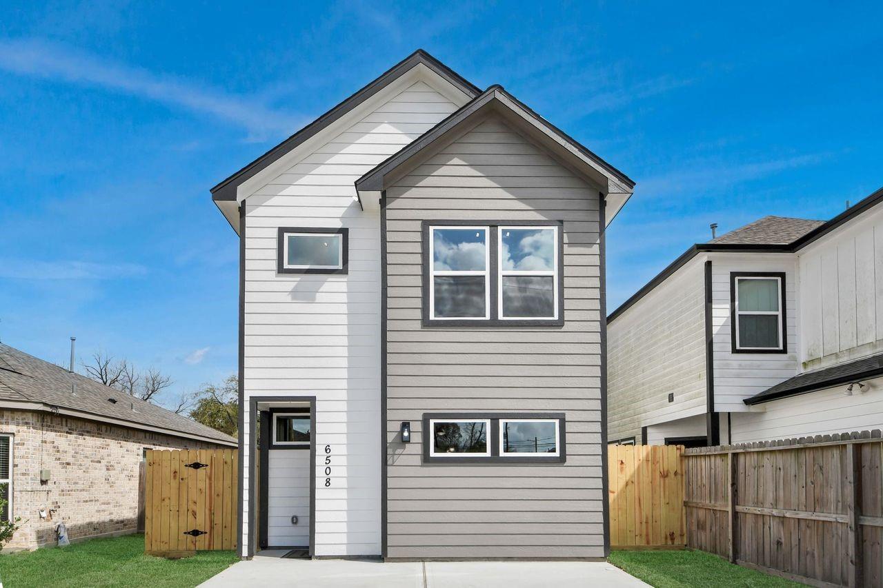 4406 Larkspur Ave, Houston, TX 77051