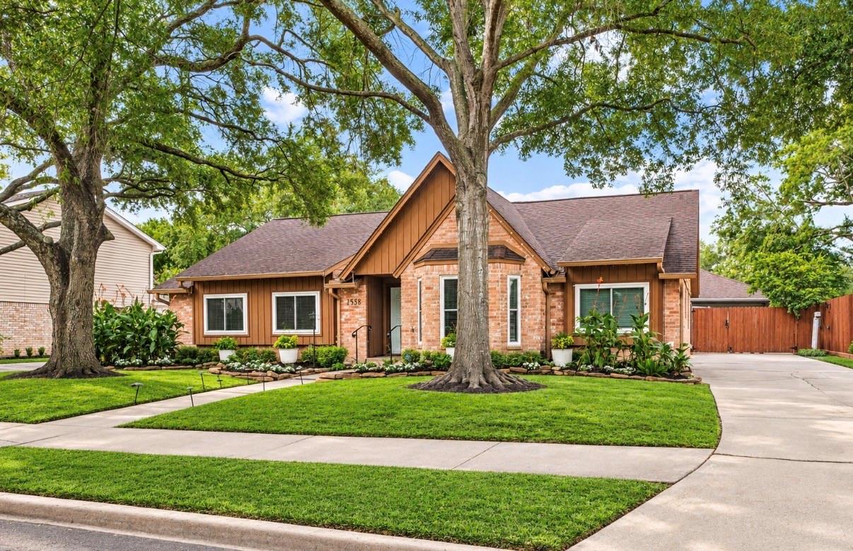 1858 Eagle Falls Dr, Houston, TX 77077 photo