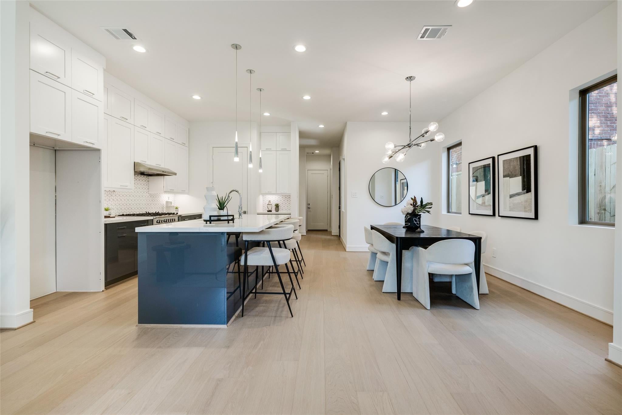 2630 Peckham St, Houston, TX 77098 photo