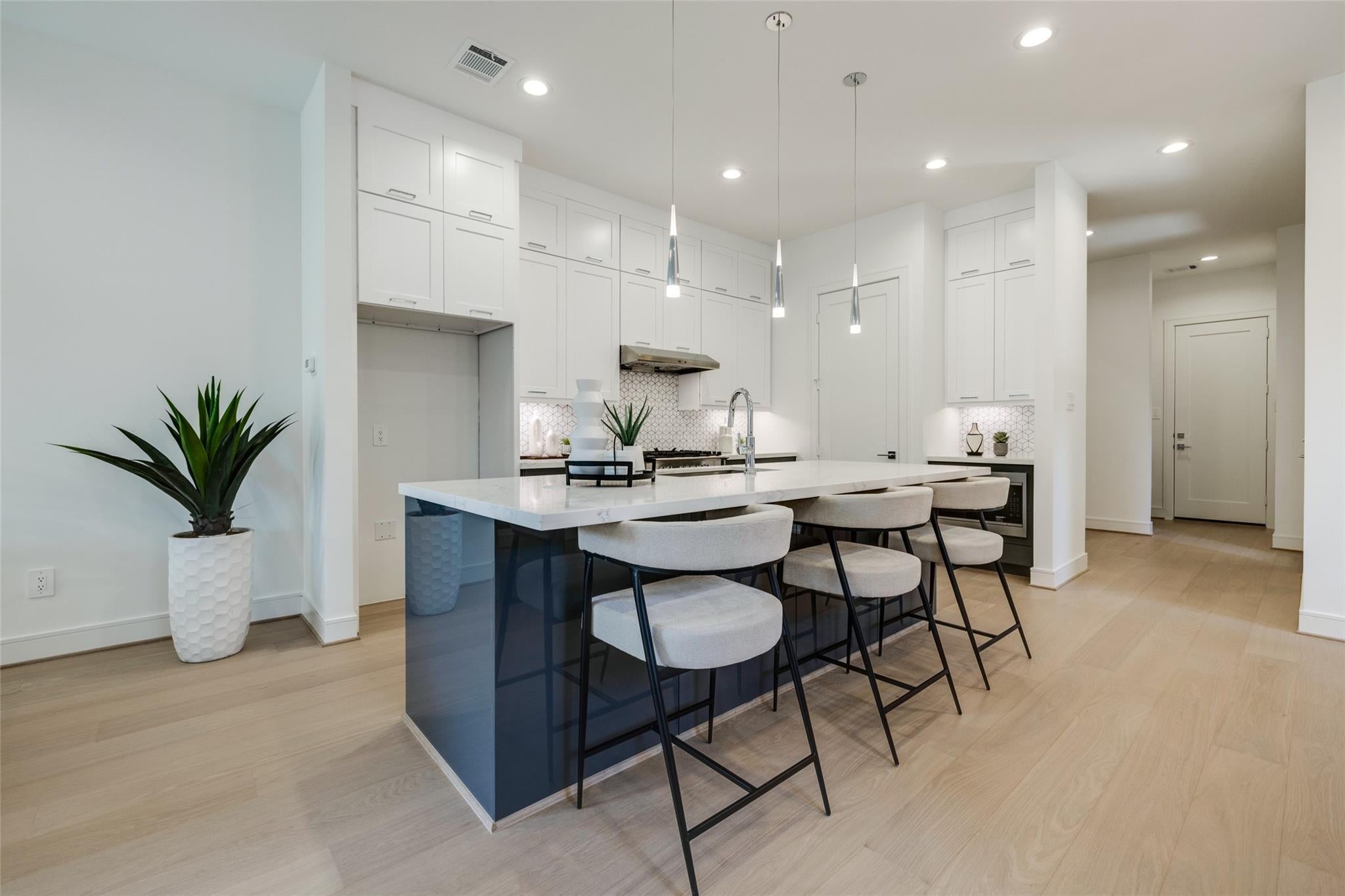 2630 Peckham St, Houston, TX 77098 photo