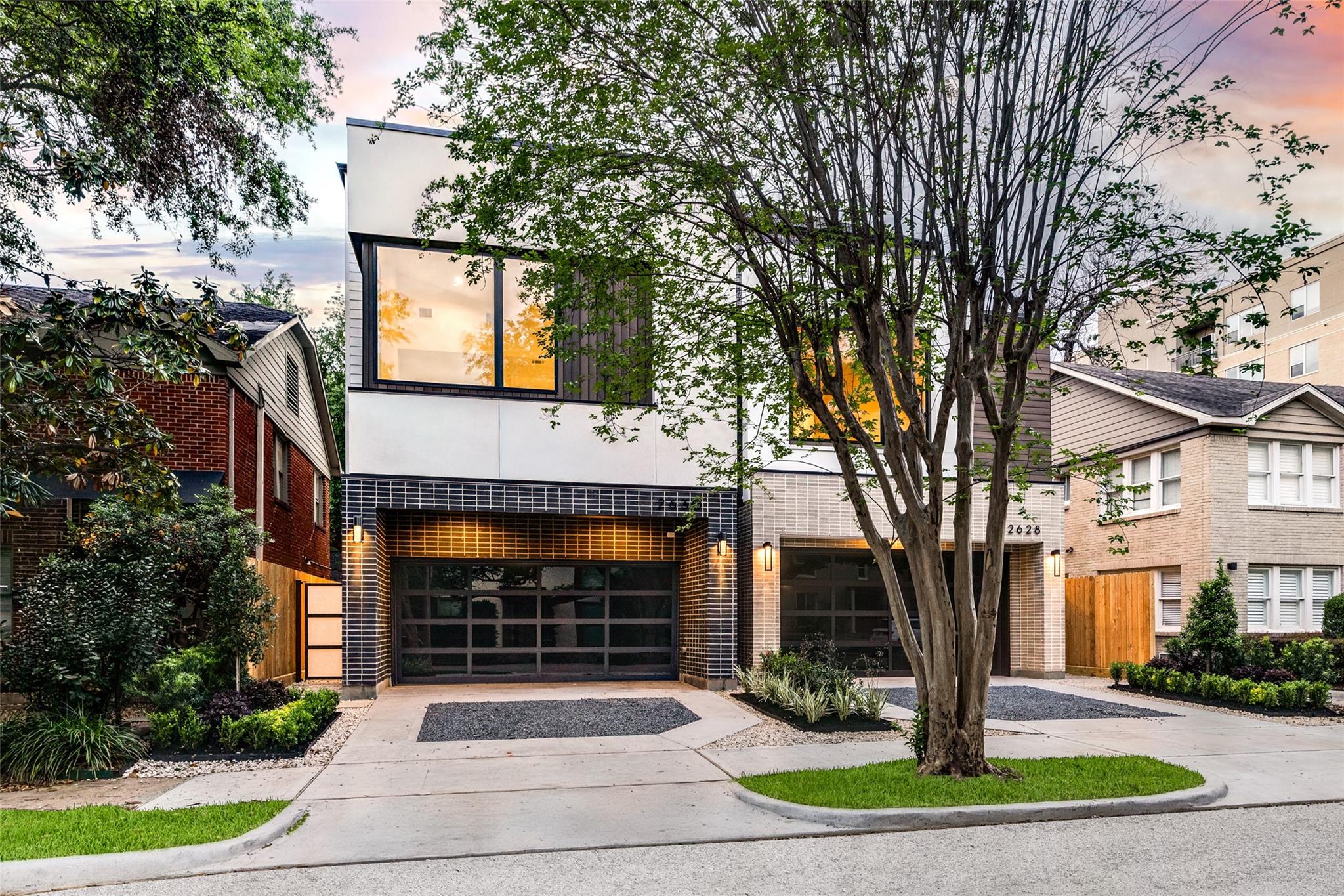 2630 Peckham St, Houston, TX 77098
