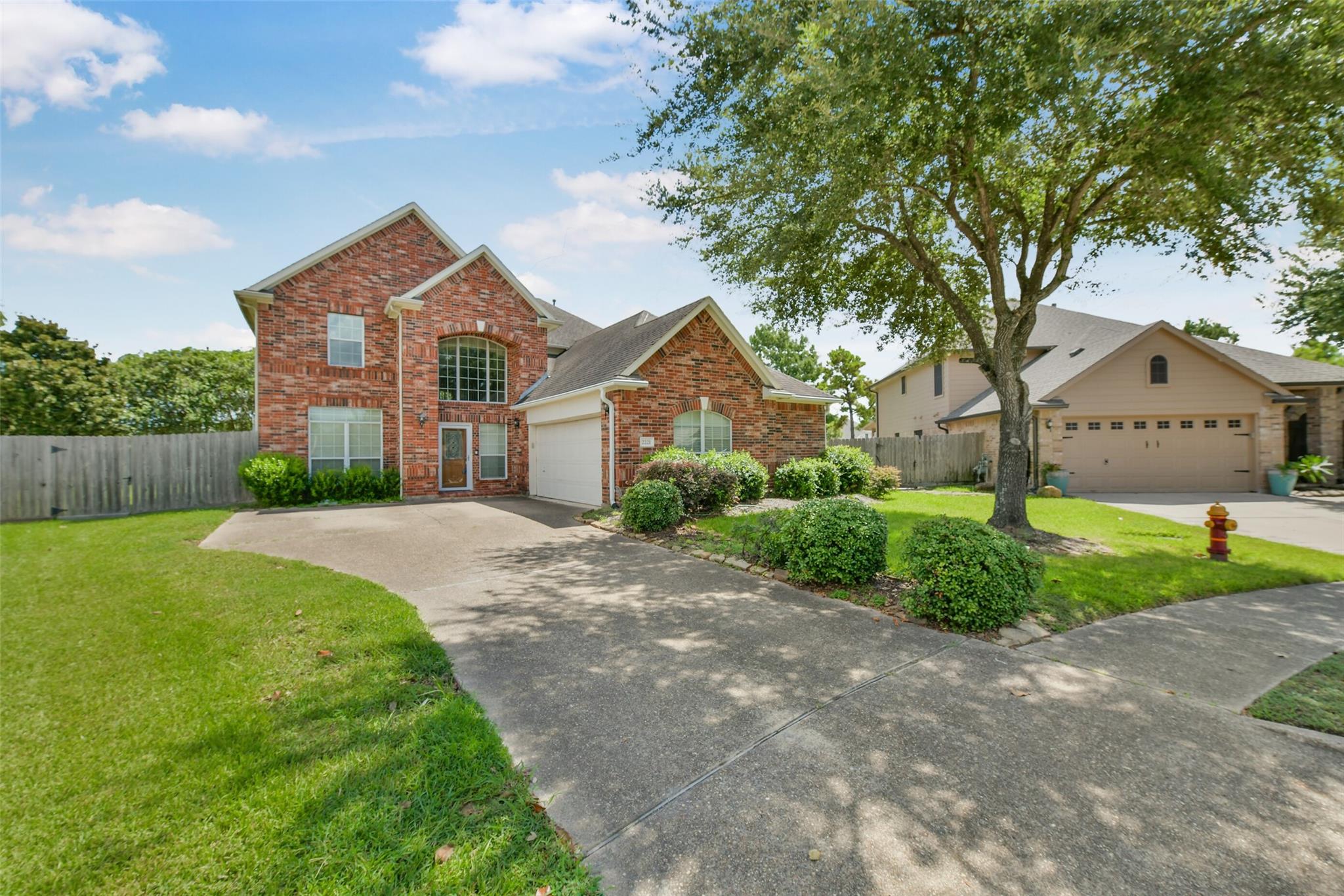 2221 Silvercreek Ct, Deer Park, TX 77536 photo