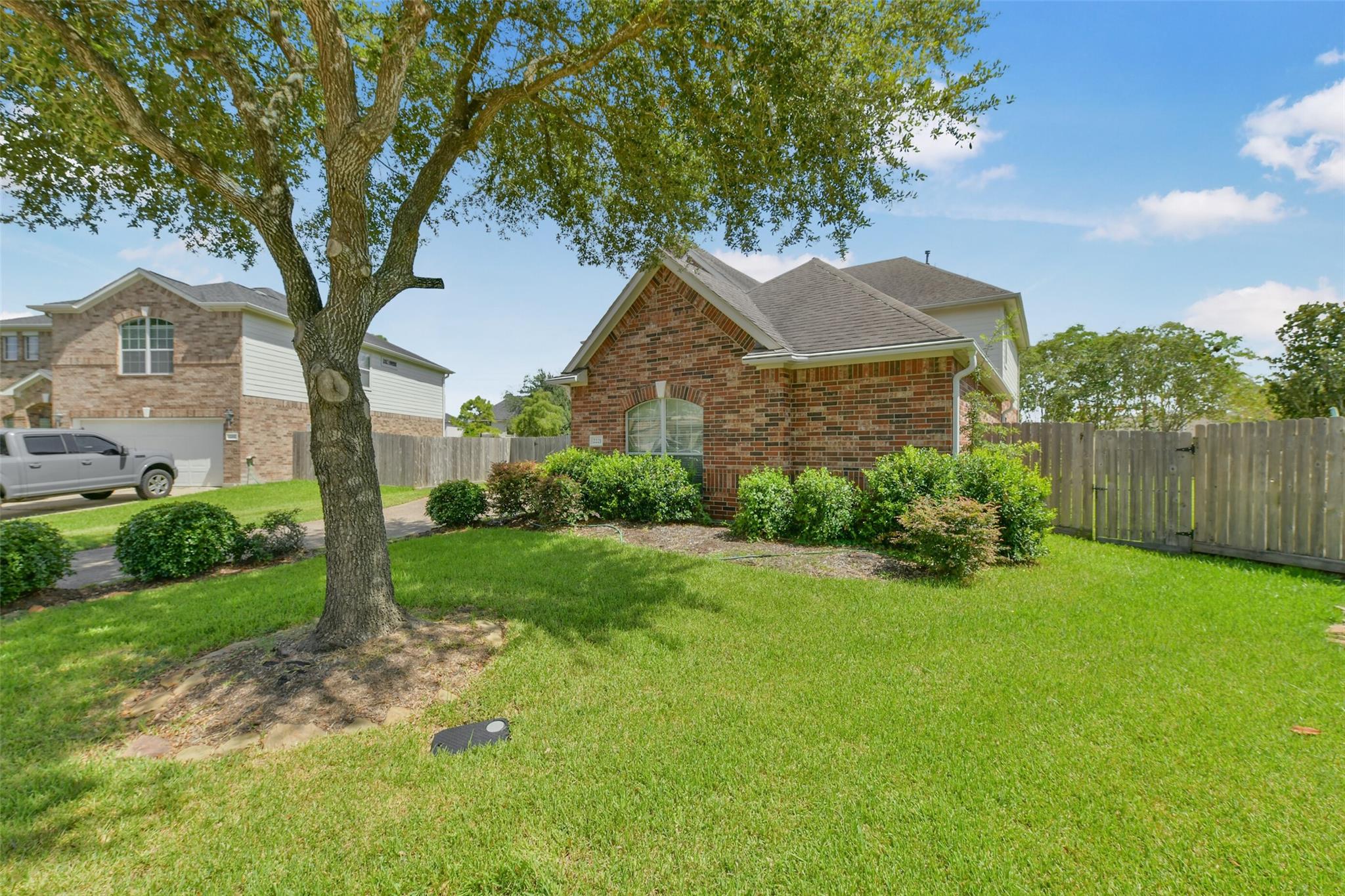 2221 Silvercreek Ct, Deer Park, TX 77536 photo