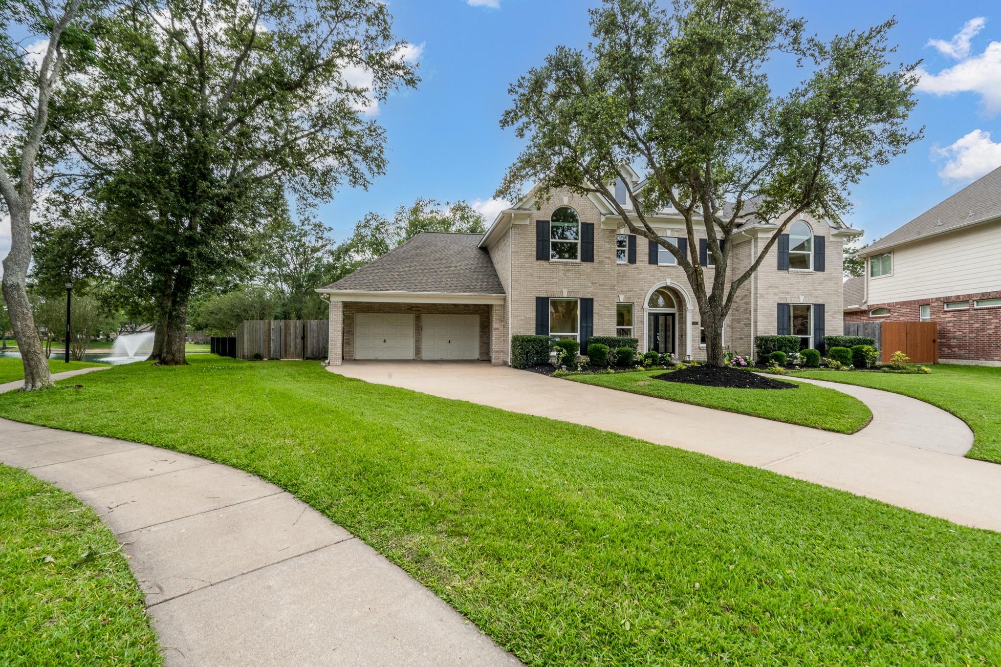 15903 Lake Loop Dr, Cypress, TX 77433 photo