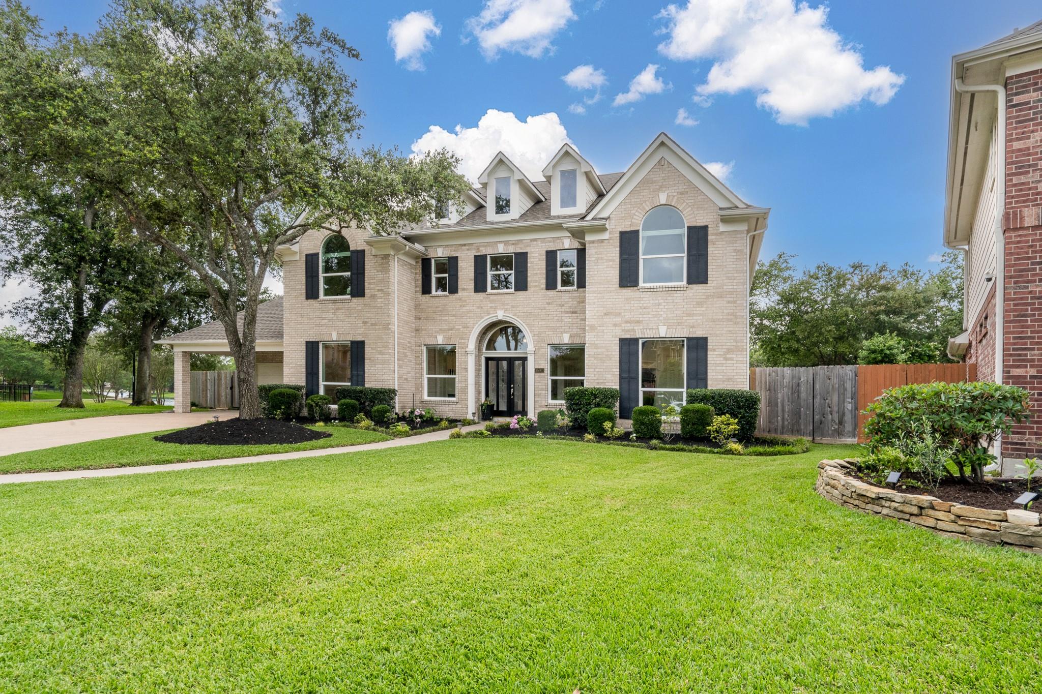 15903 Lake Loop Dr, Cypress, TX 77433