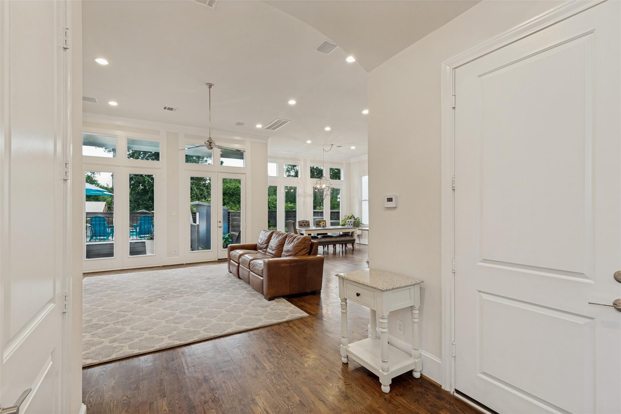 1732 W 23 St, Houston, TX 77008 photo