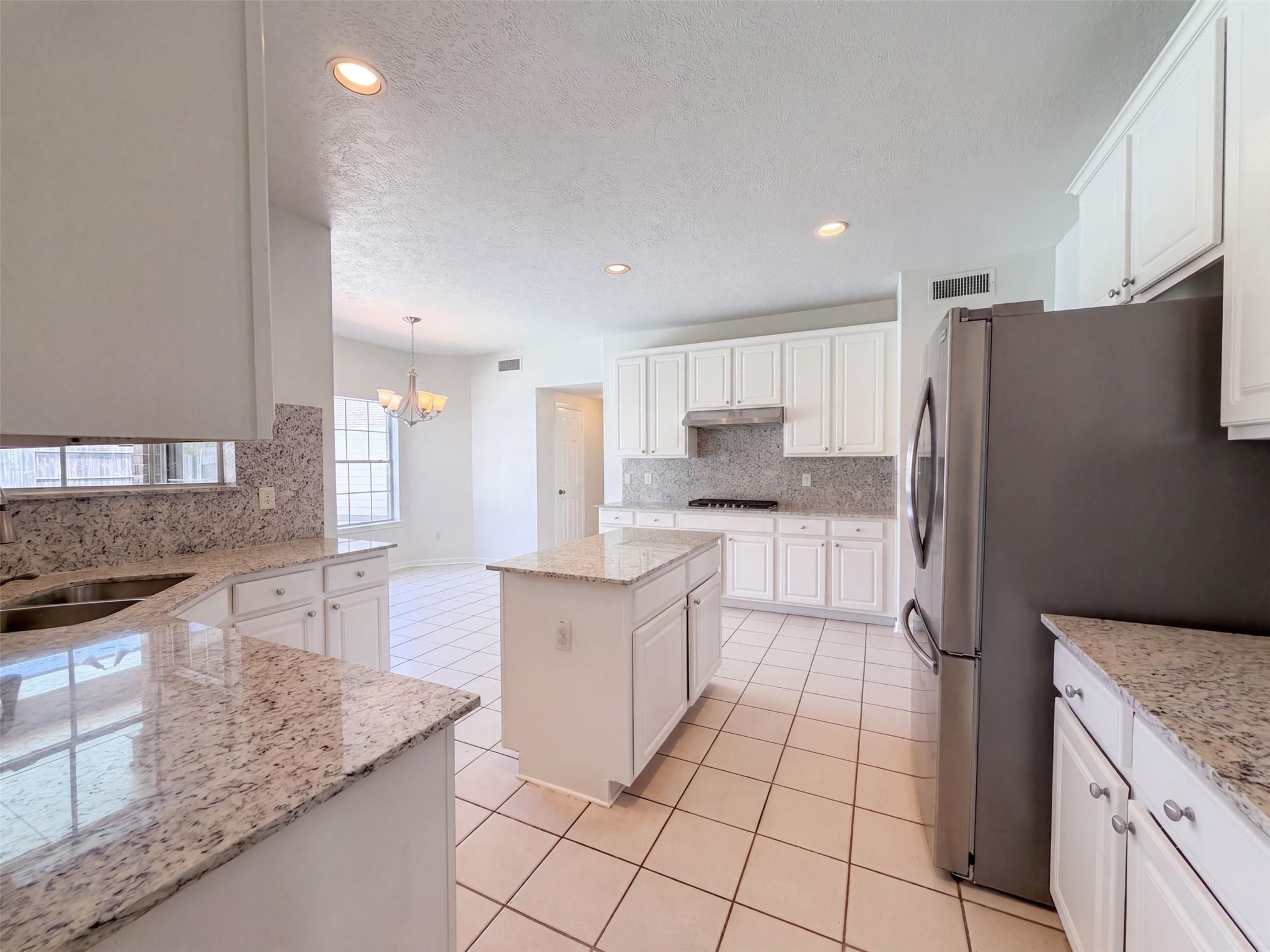 2854 Everett Dr, Friendswood, TX 77546 photo