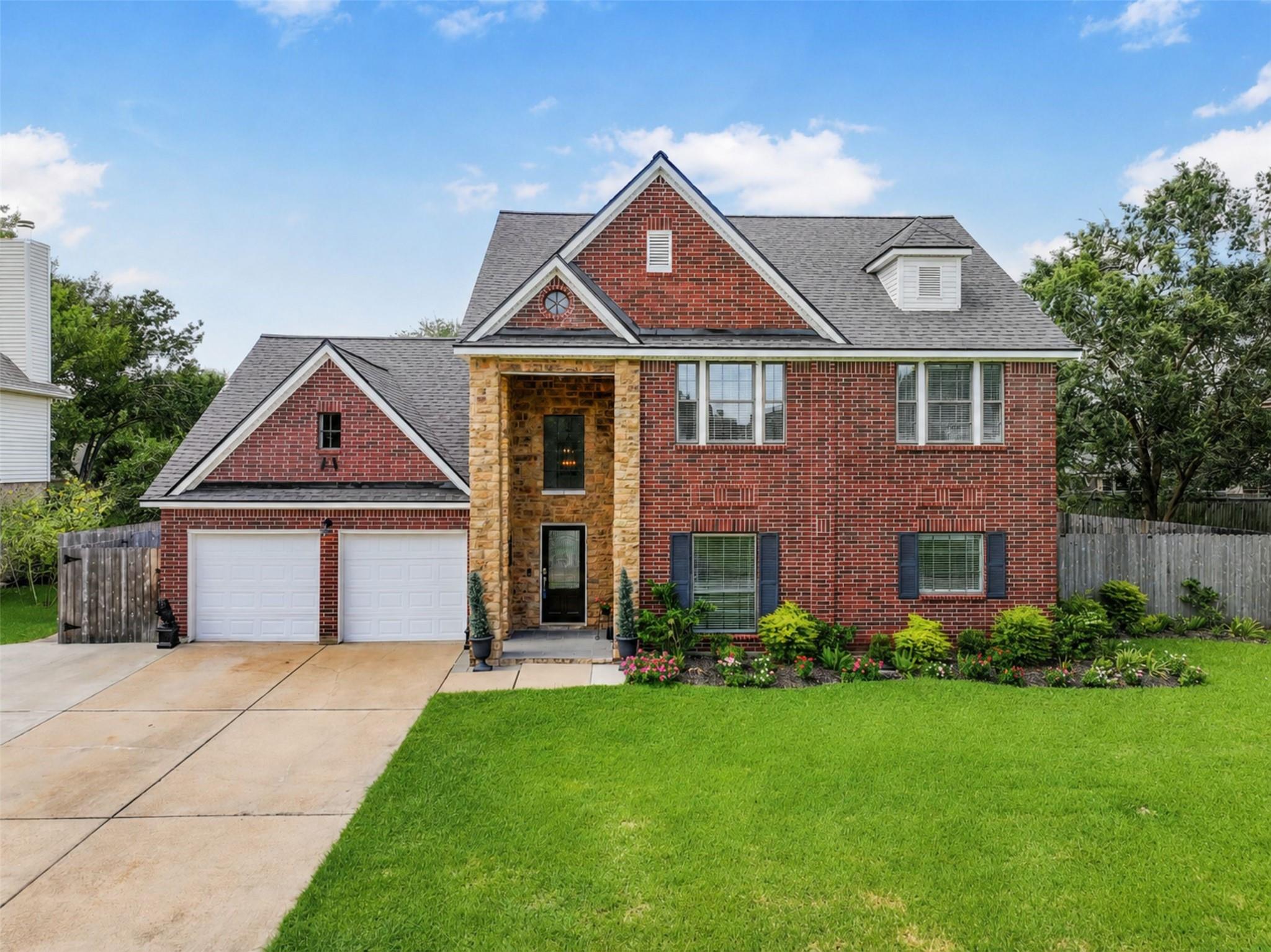 1501 Castlewood Ave, Friendswood, TX 77546