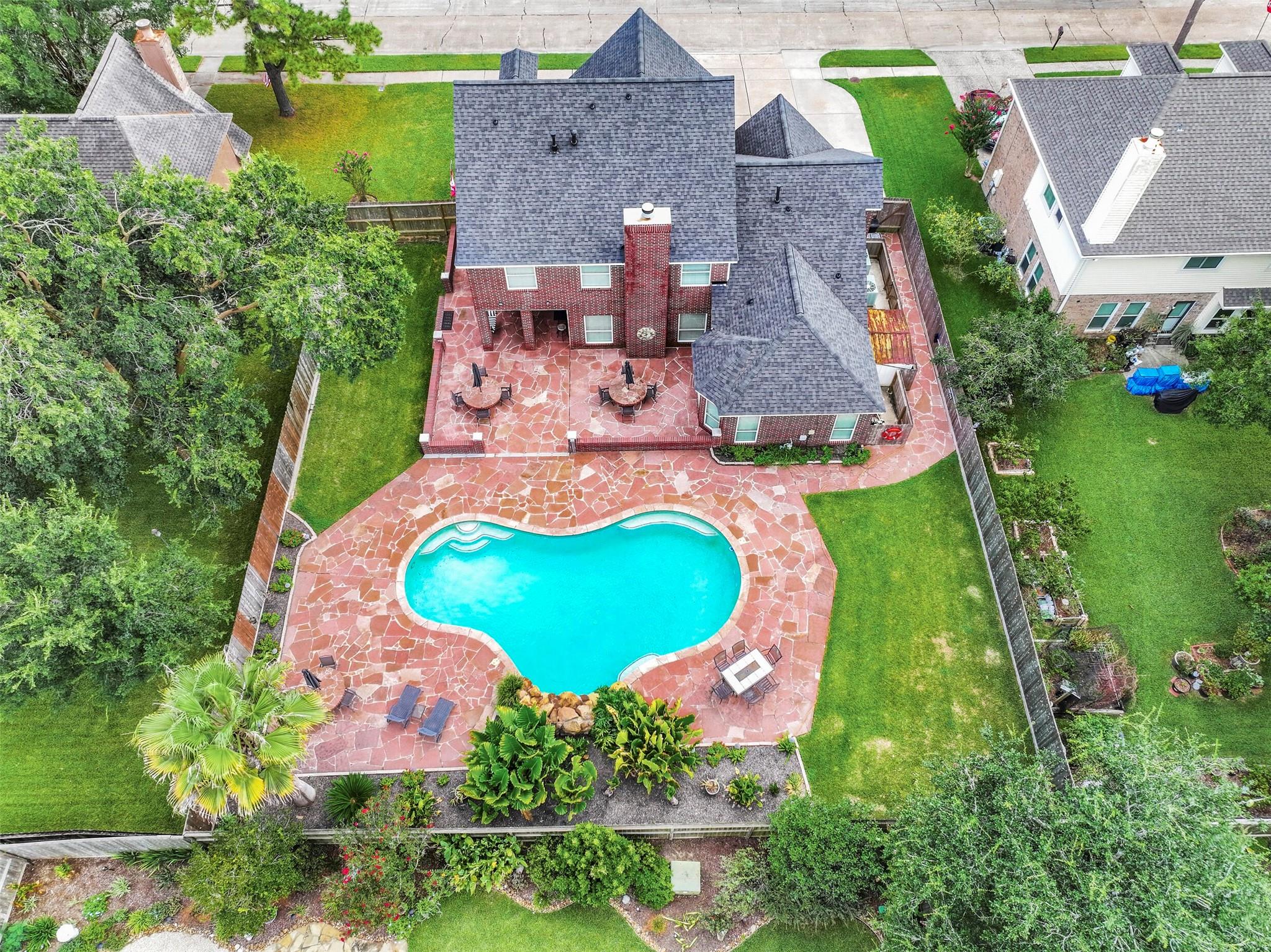 1501 W Castlewood Ave, Friendswood, TX 77546 photo