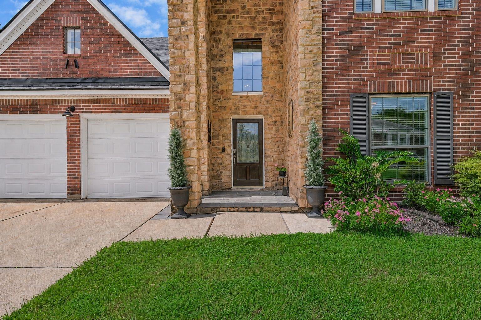 1501 W Castlewood Ave, Friendswood, TX 77546 photo