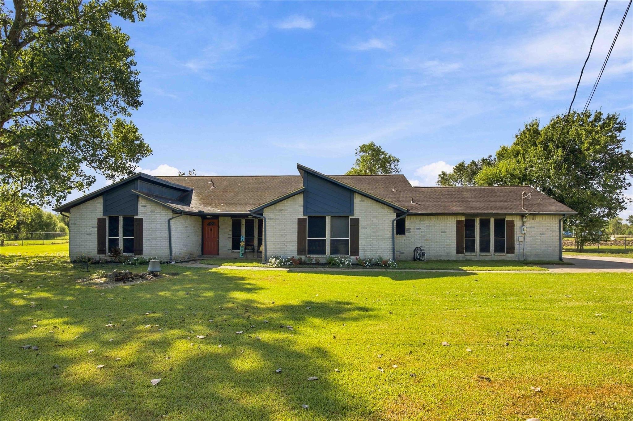 4697 Wickwillow Ln, Alvin, TX 77511 photo