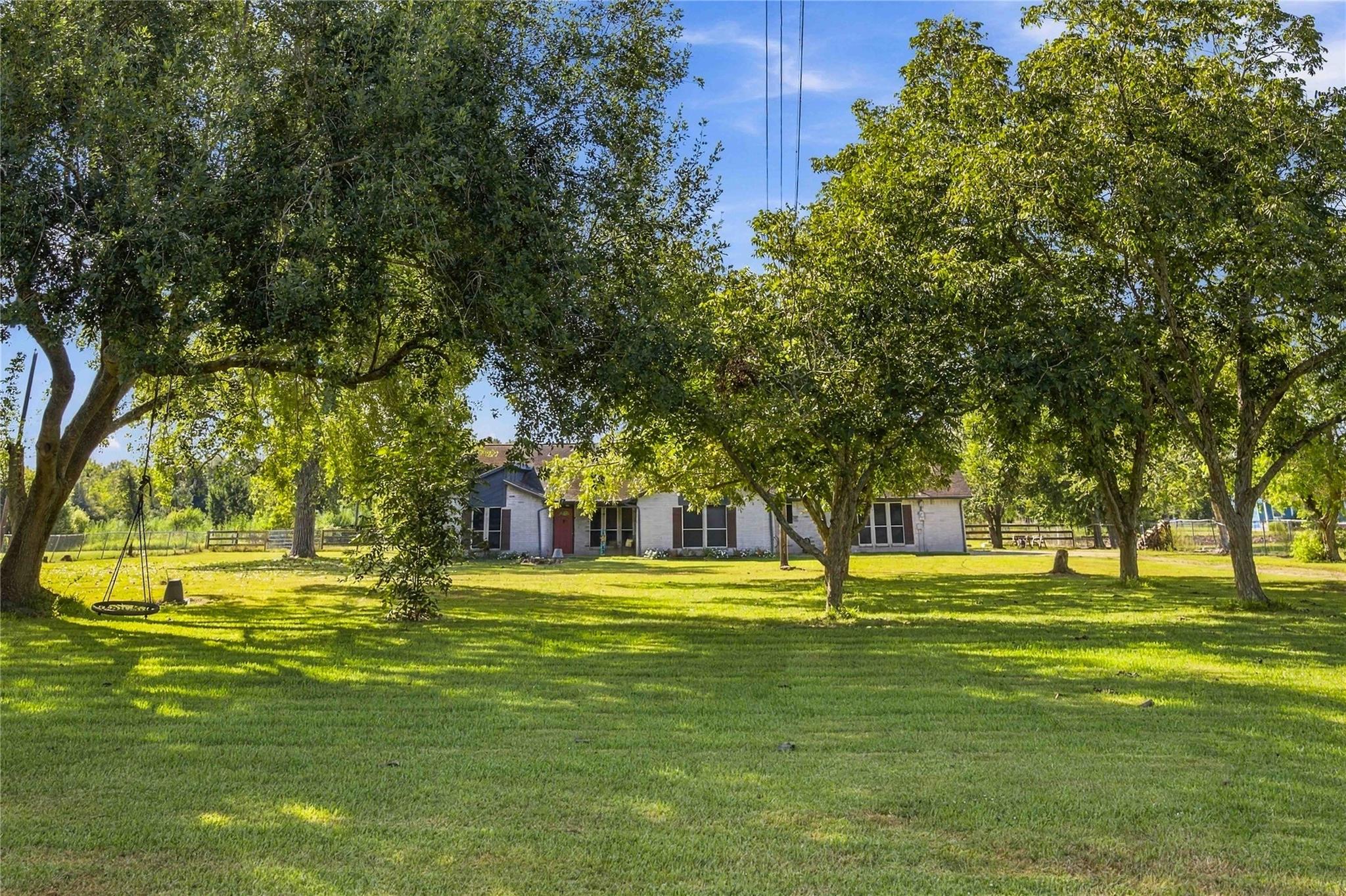4697 Wickwillow Ln, Alvin, TX 77511 photo