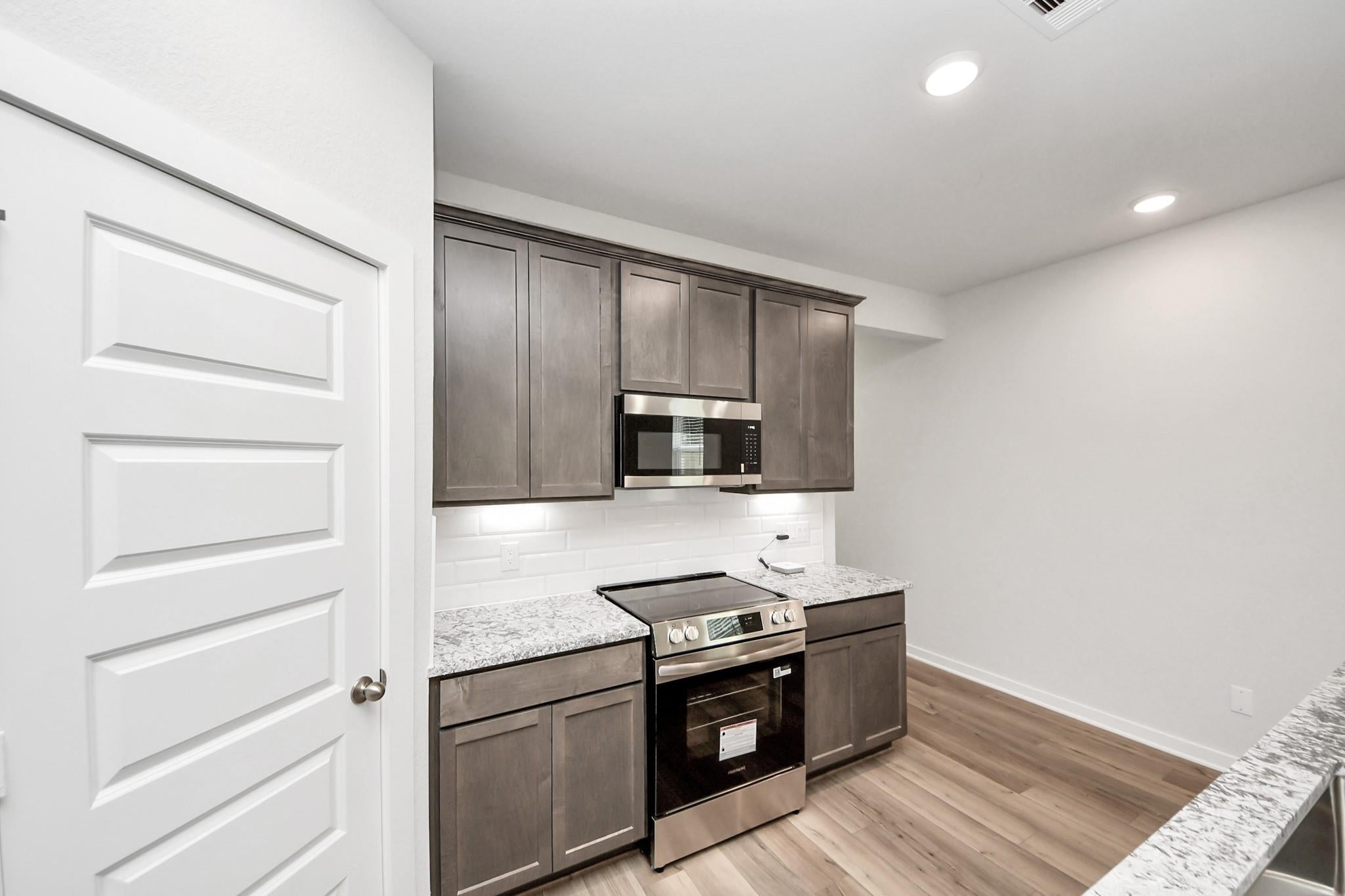 25964 Liberation Rd, Cleveland, TX 77328 photo