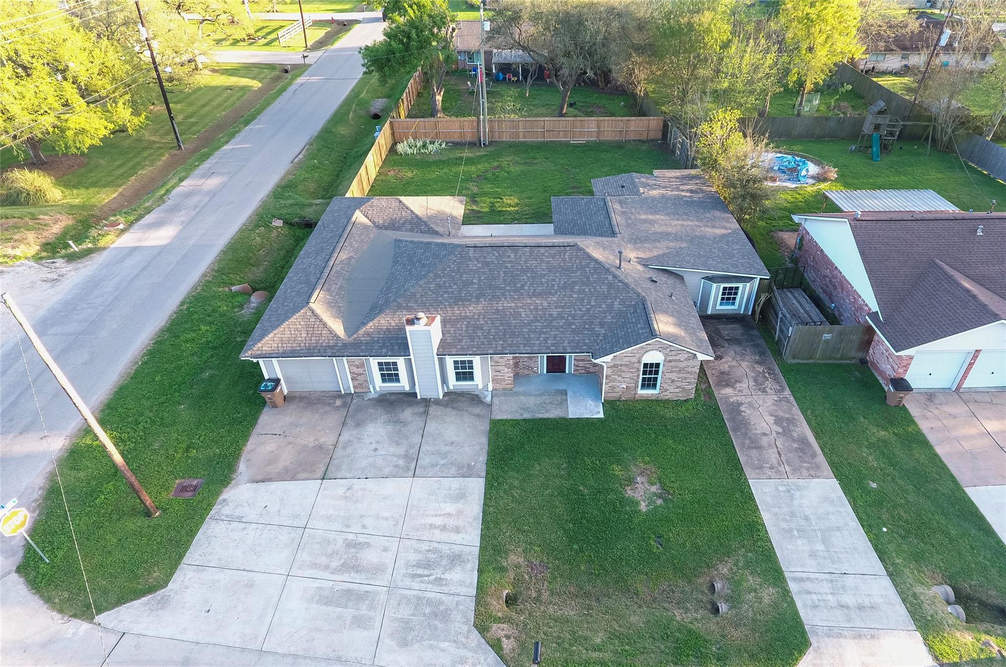 4914 29 St, Dickinson, TX 77539 photo