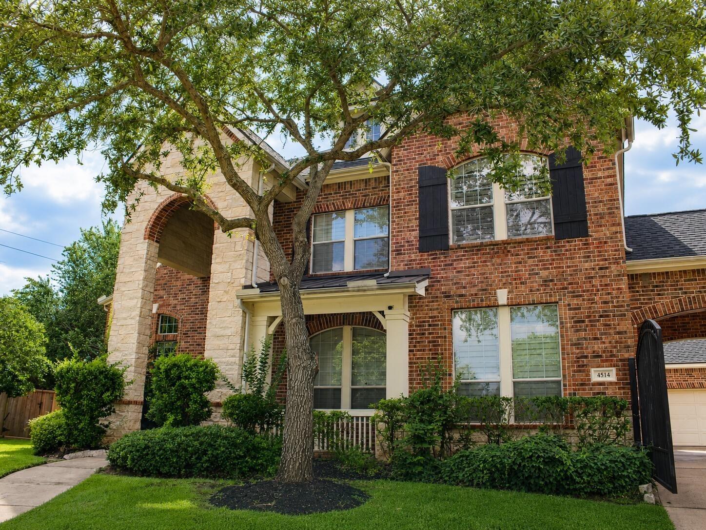 4514 Village Forest Dr, Sugar Land, TX 77479