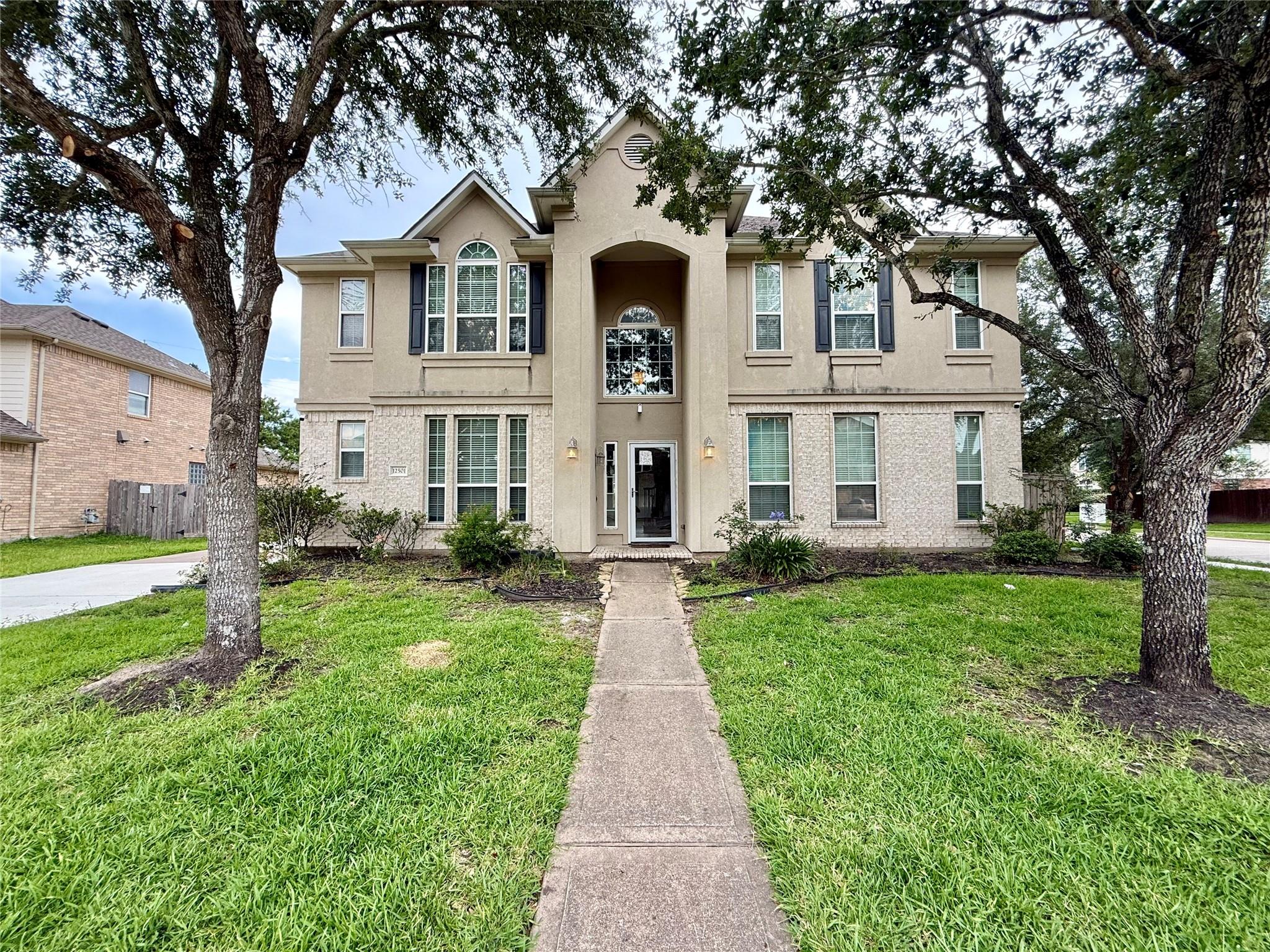 12501 Peppercreek Ln, Pearland, TX 77584