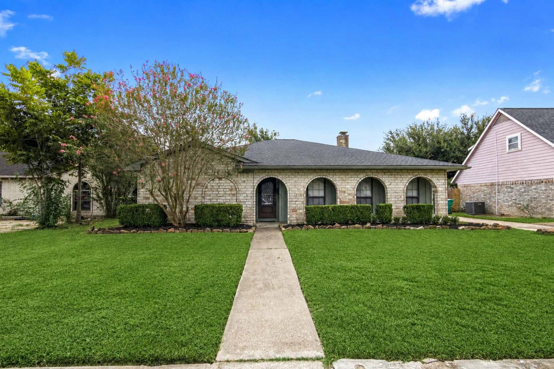 10126 Sageaspen Ln, Houston, TX 77089