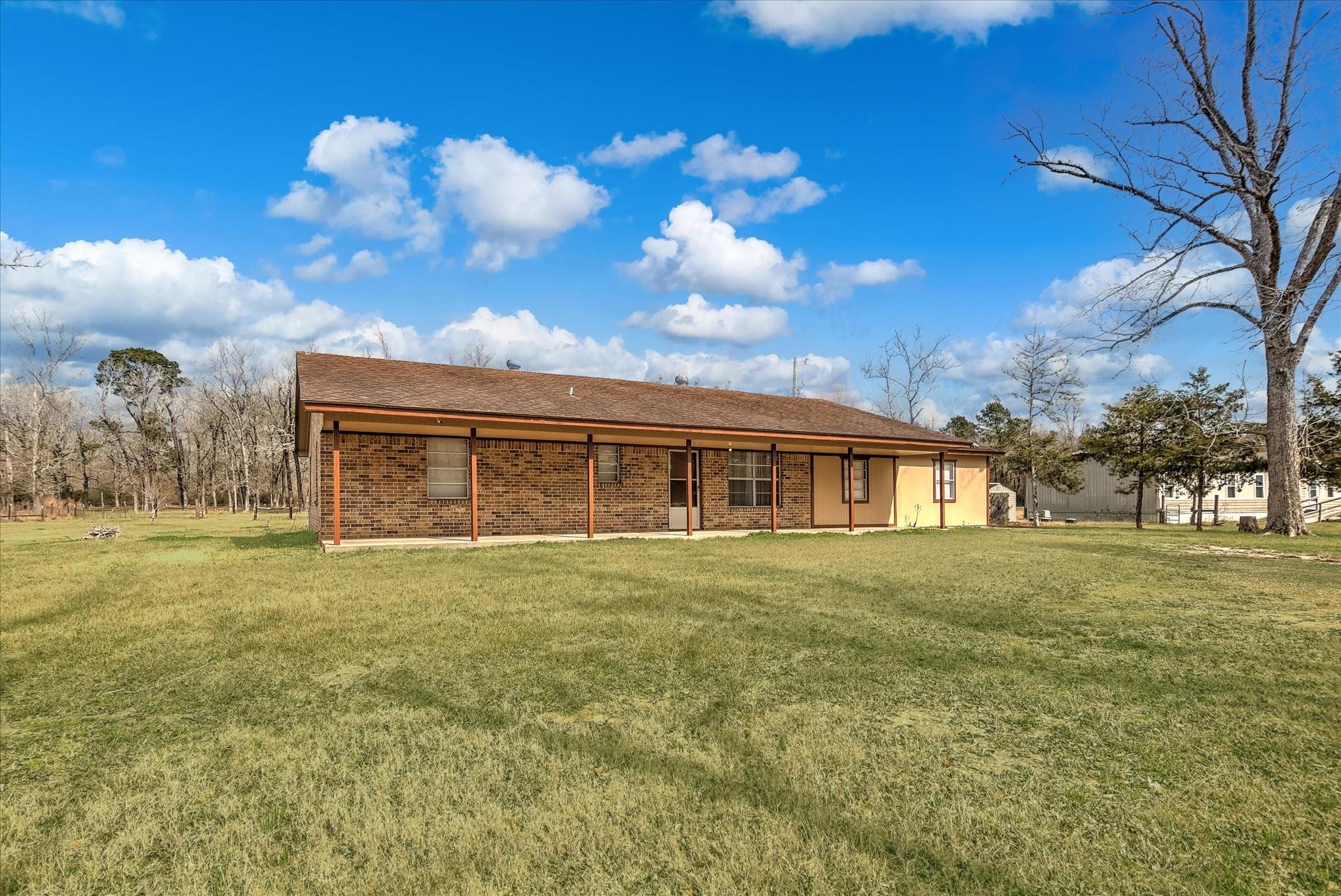 577 County Road 2251, Cleveland, TX 77327 photo