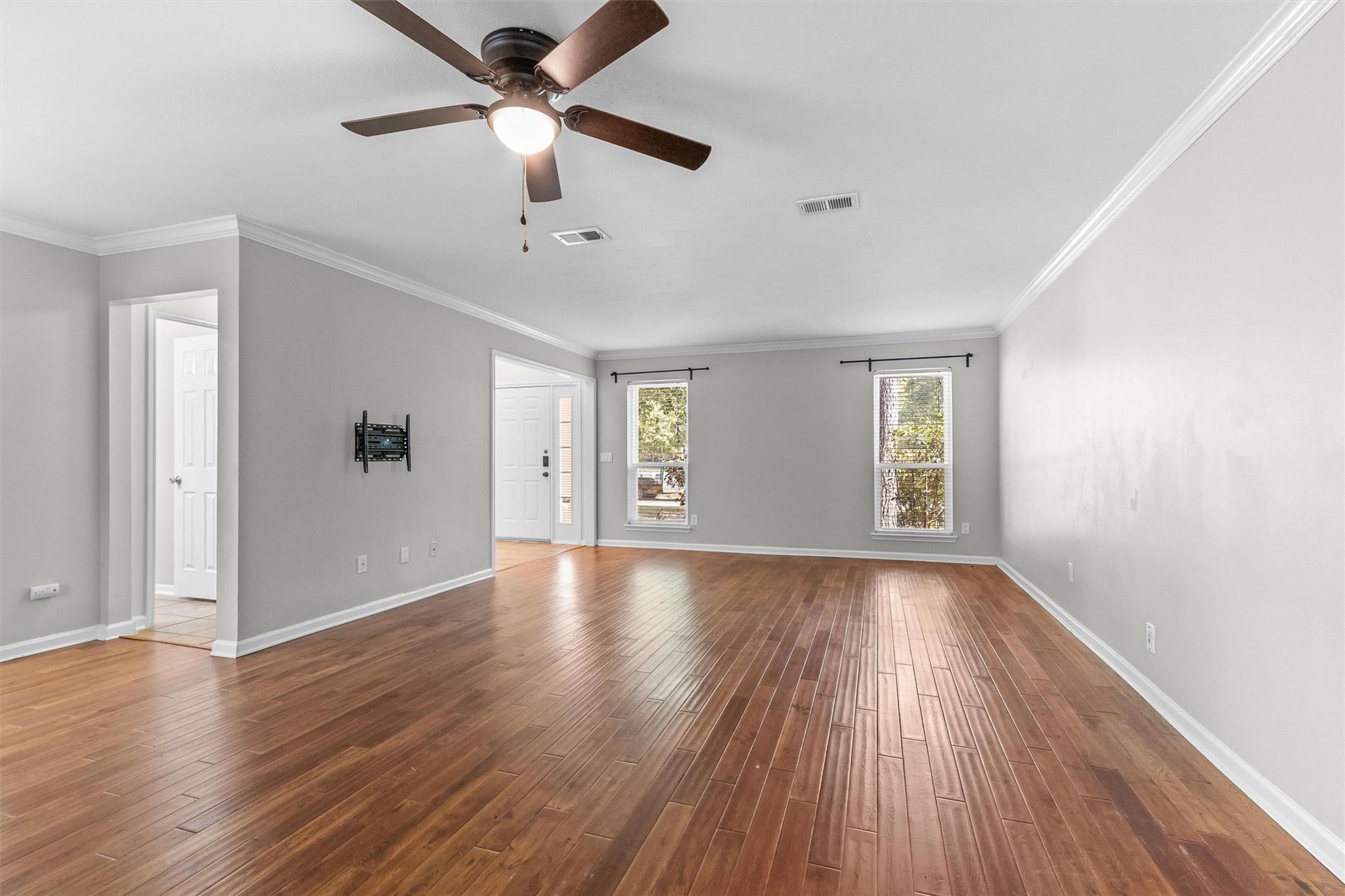 2 Summithill Pl, The Woodlands, TX 77381 photo