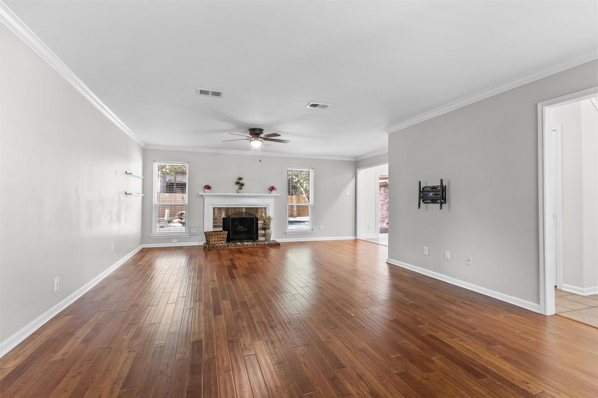 2 Summithill Pl, The Woodlands, TX 77381 photo