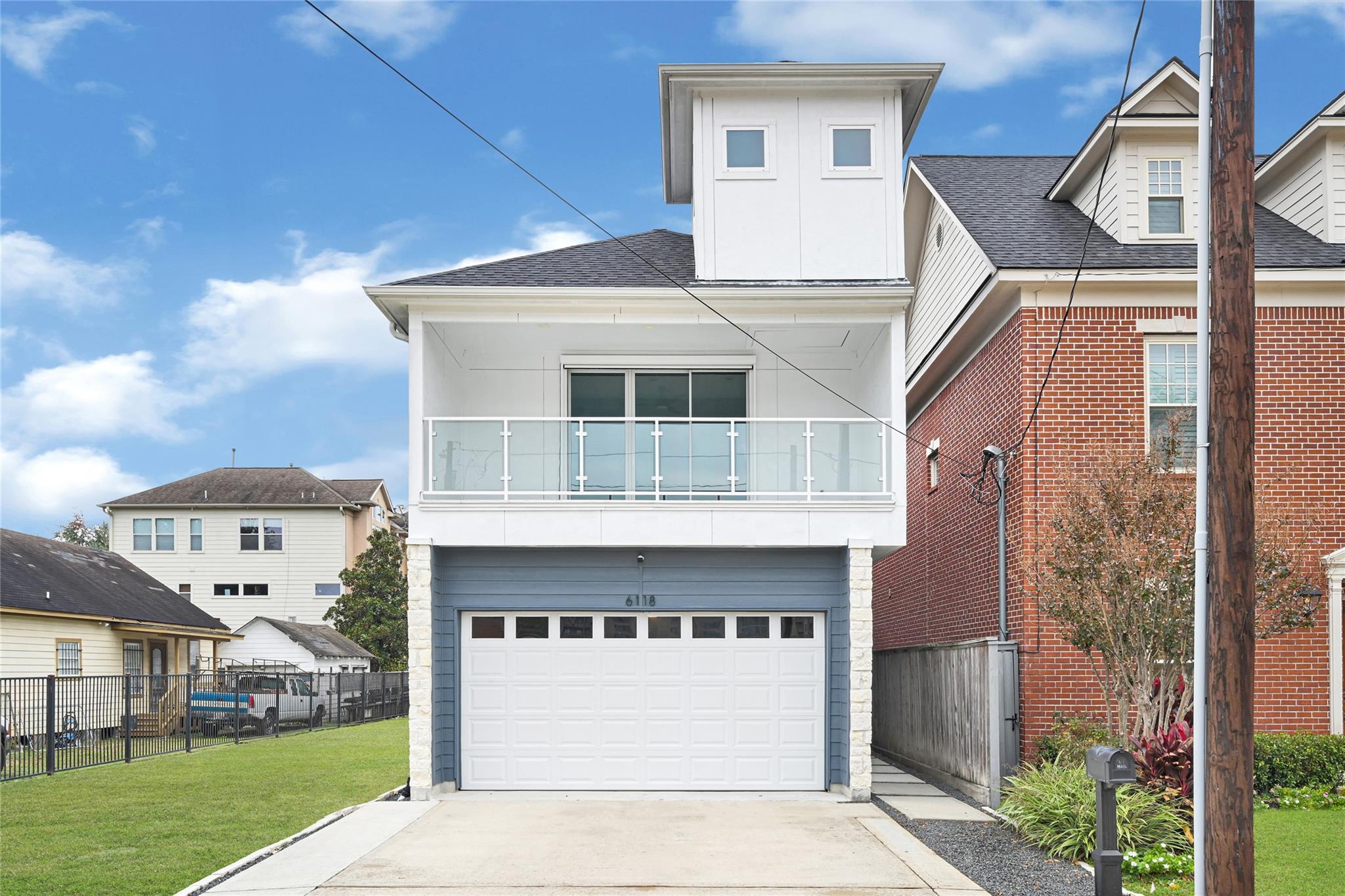 6118 Truro St, Houston, TX 77007