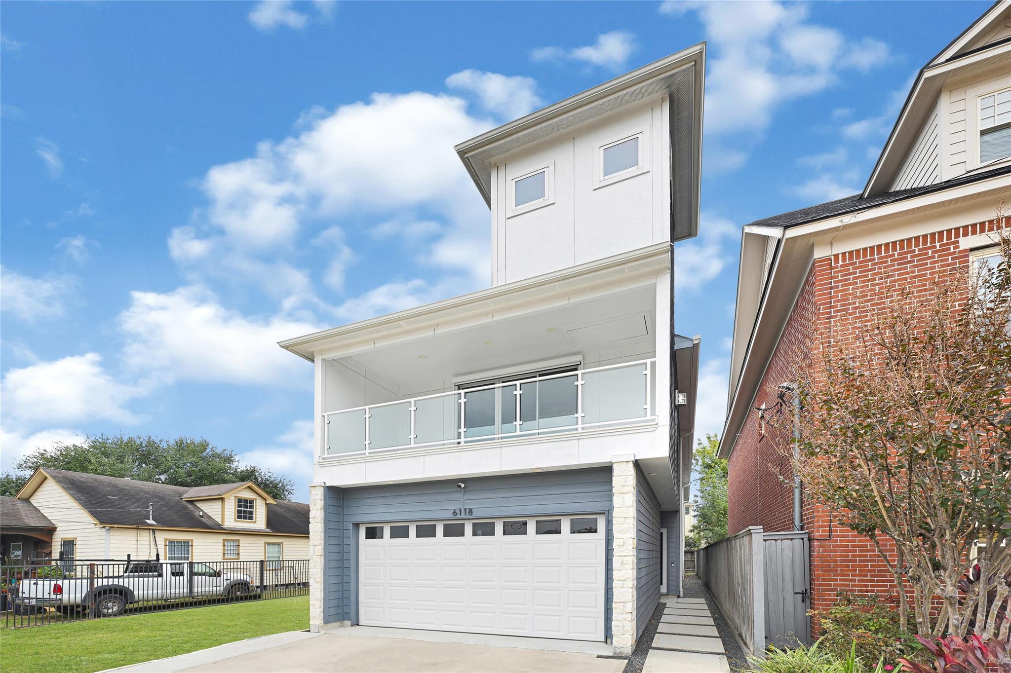 6118 Truro St, Houston, TX 77007 photo